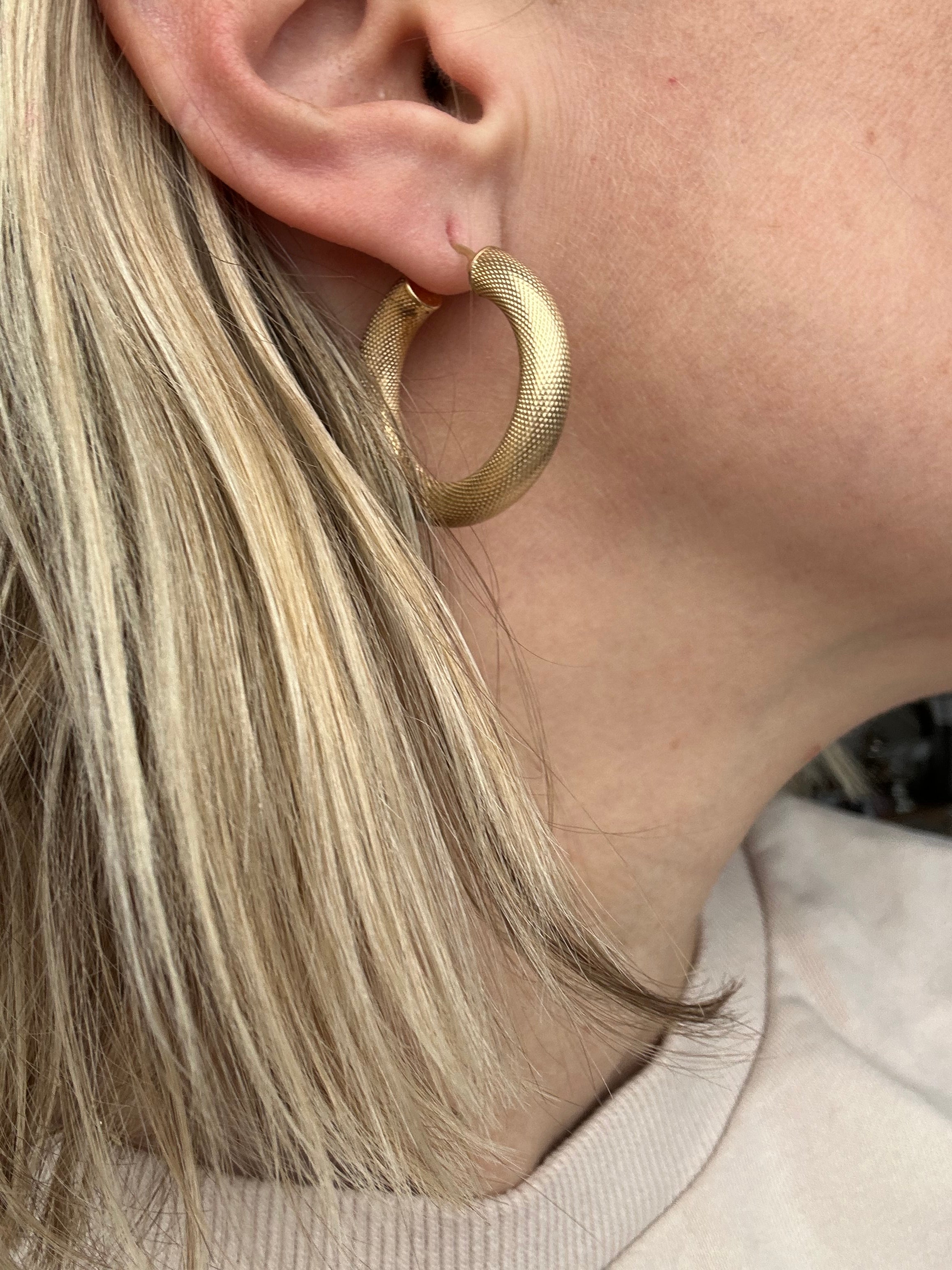 knurled texture tube hoops