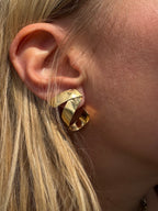 signed curly ribbon post earring
