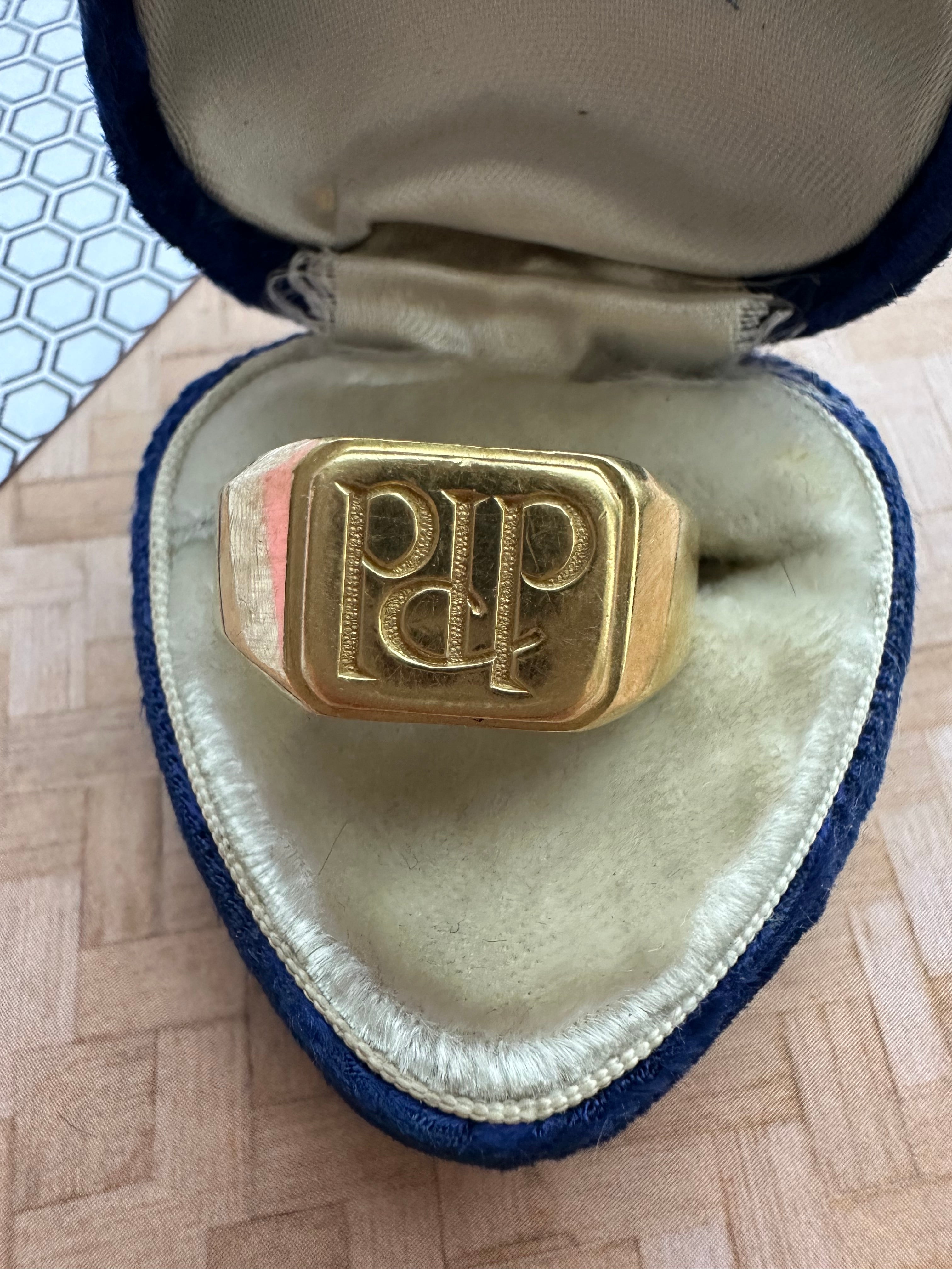 fabulous 18k gold vintage signet