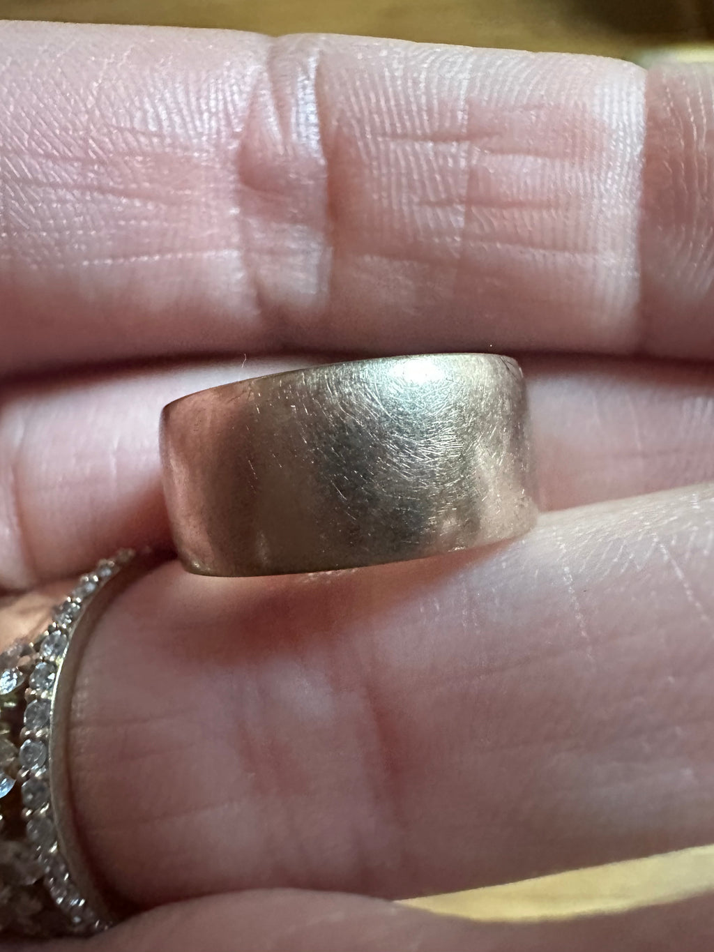 7.5mm rosy wide antique band