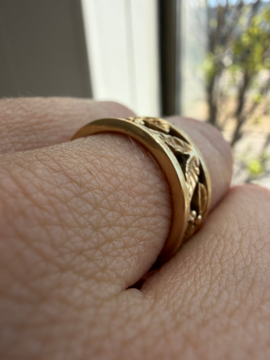 leaf carved band