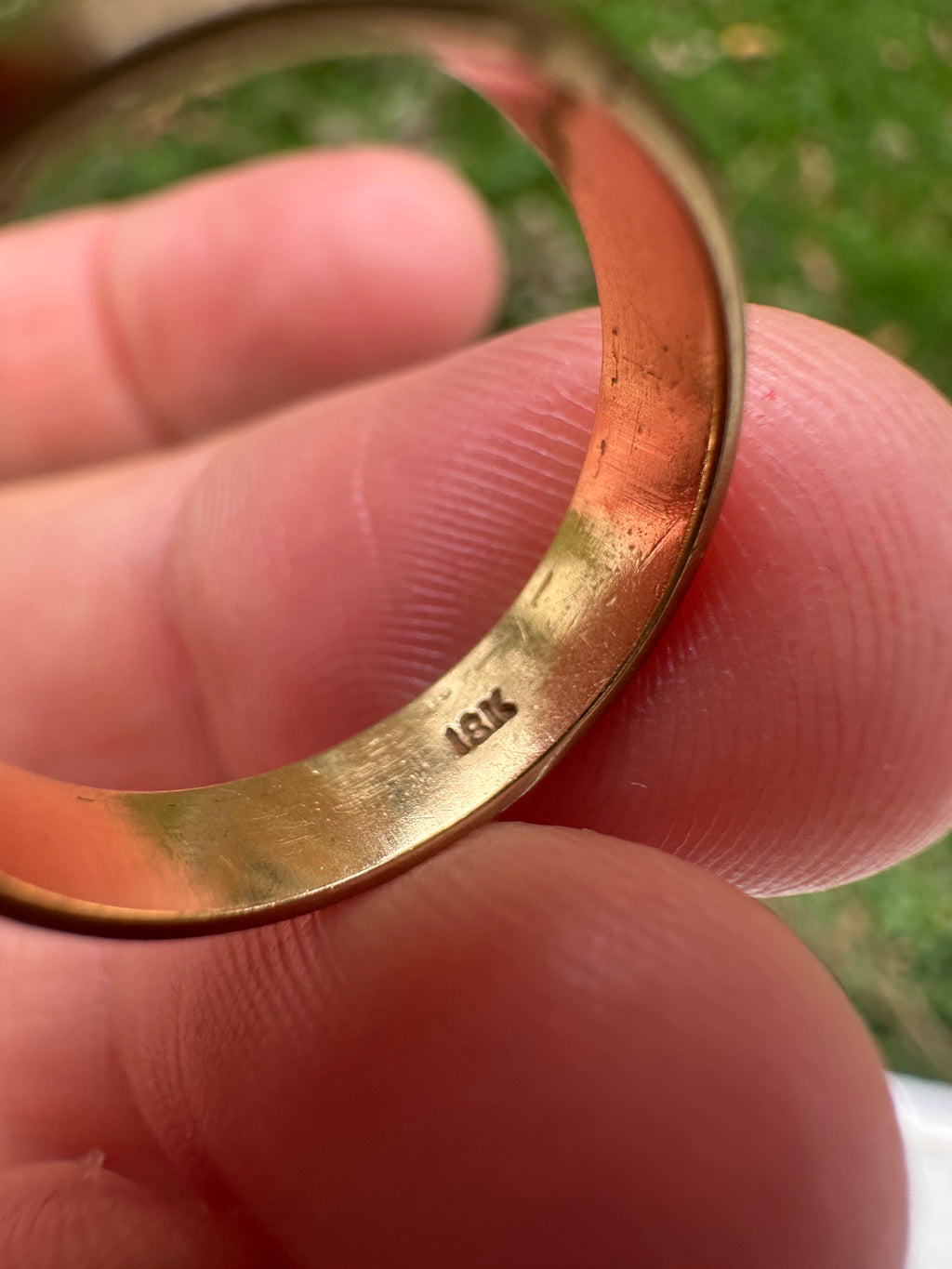 18k gold lock style eternity ring