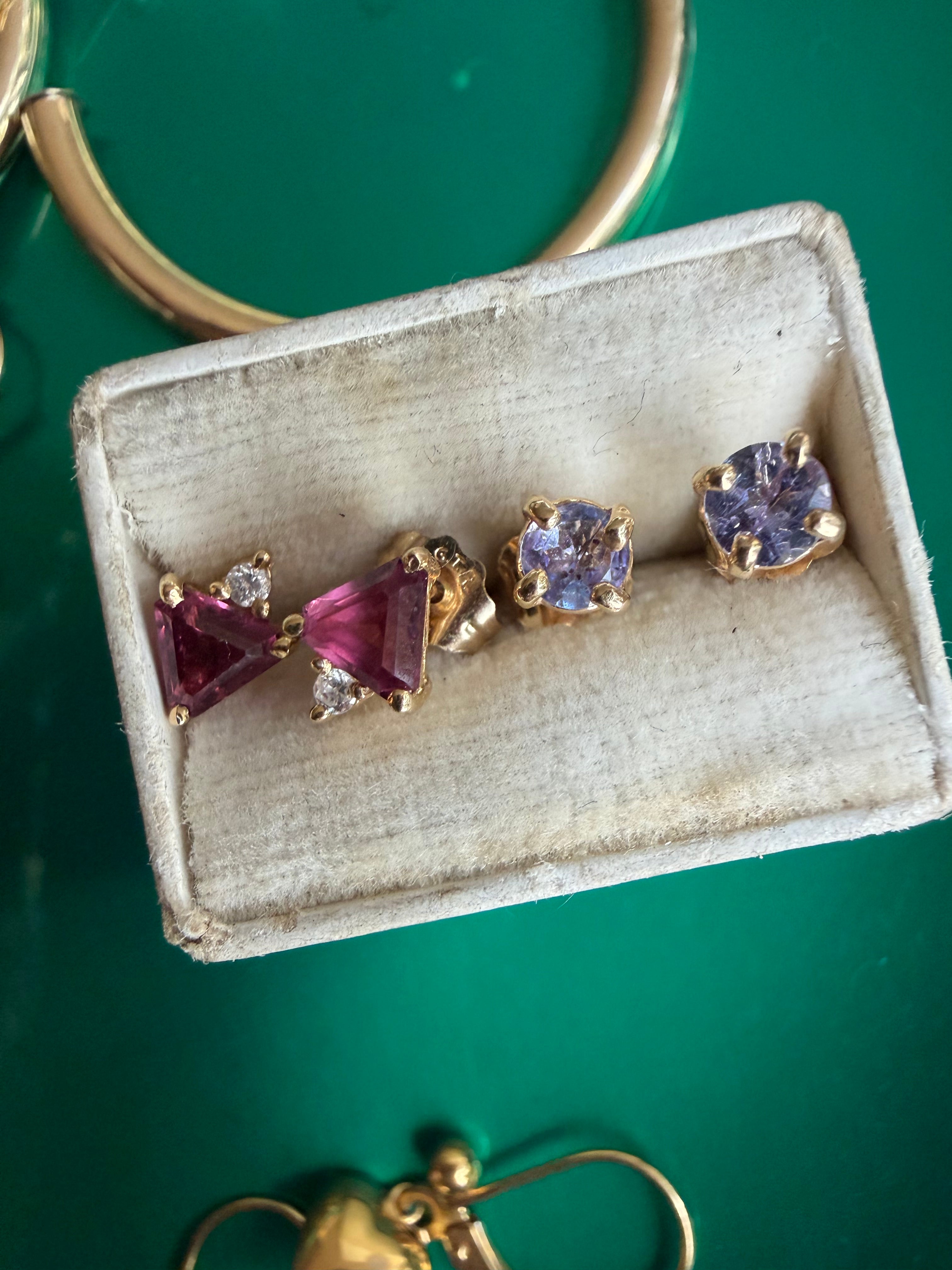 lilac tanzanite and yellow gold stud