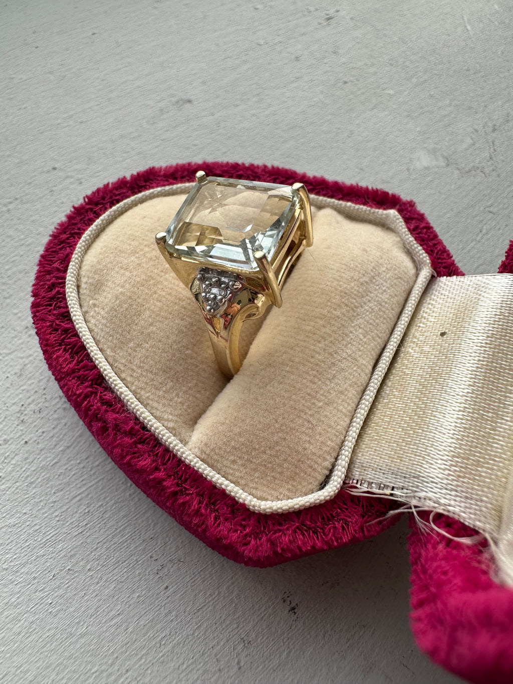 5.2carats aquamarine and diamond ring