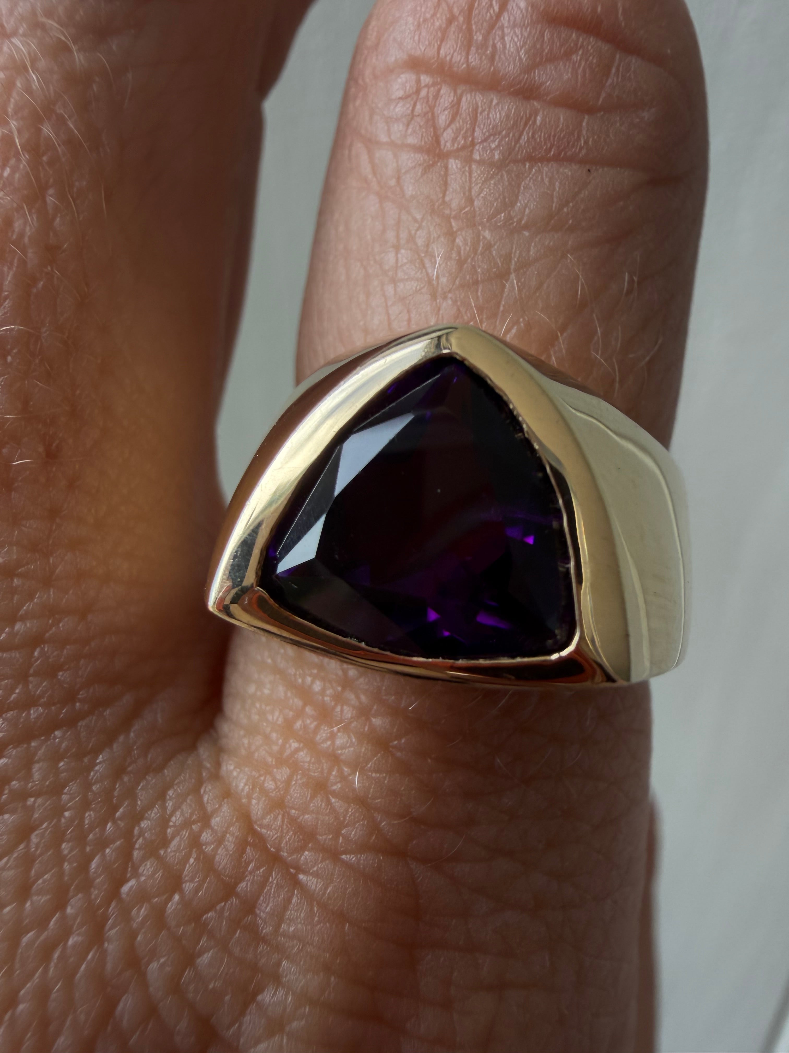 stunning trillion cut 2.6carat amethyst ring
