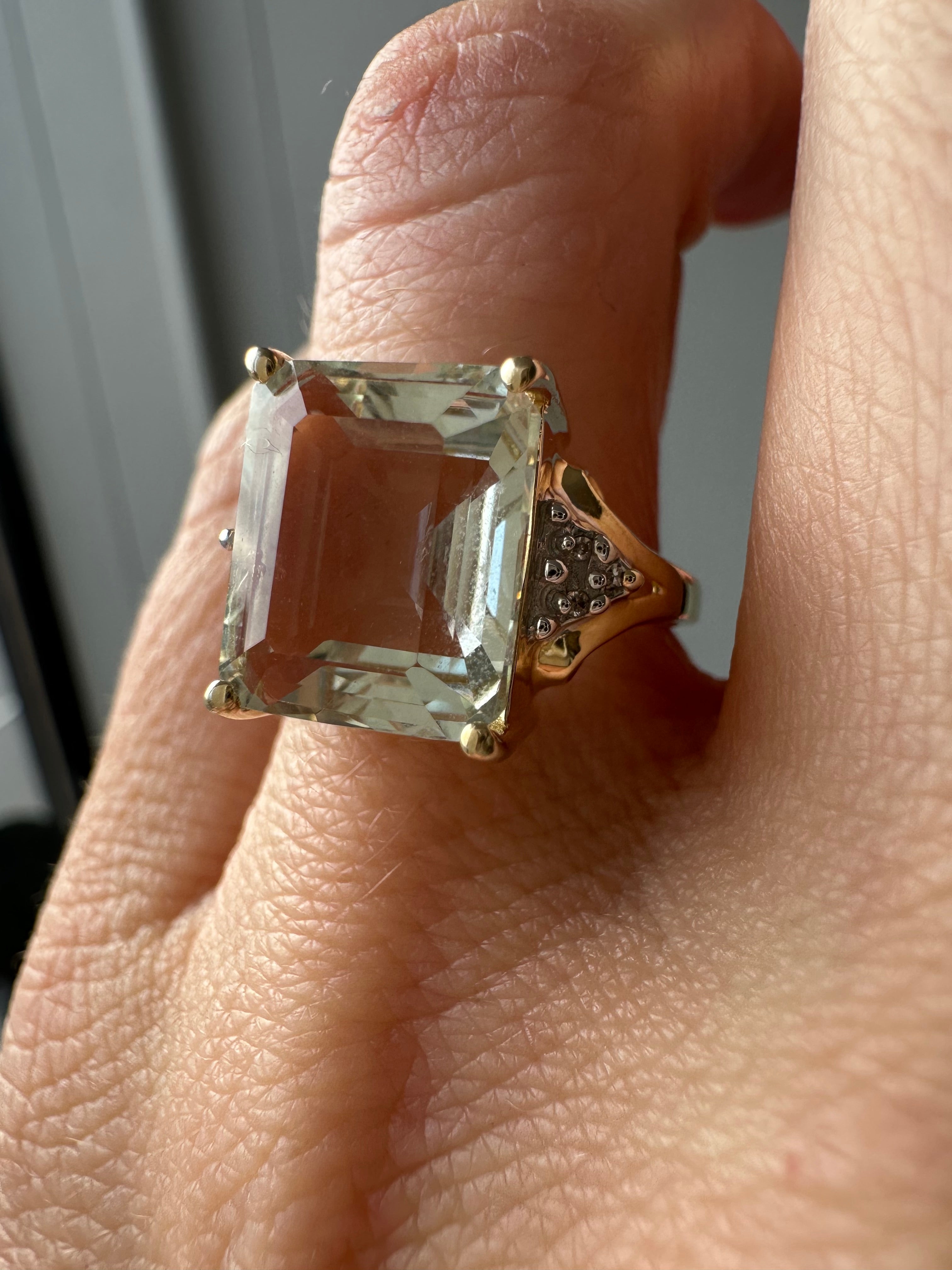 5.2carats aquamarine and diamond ring