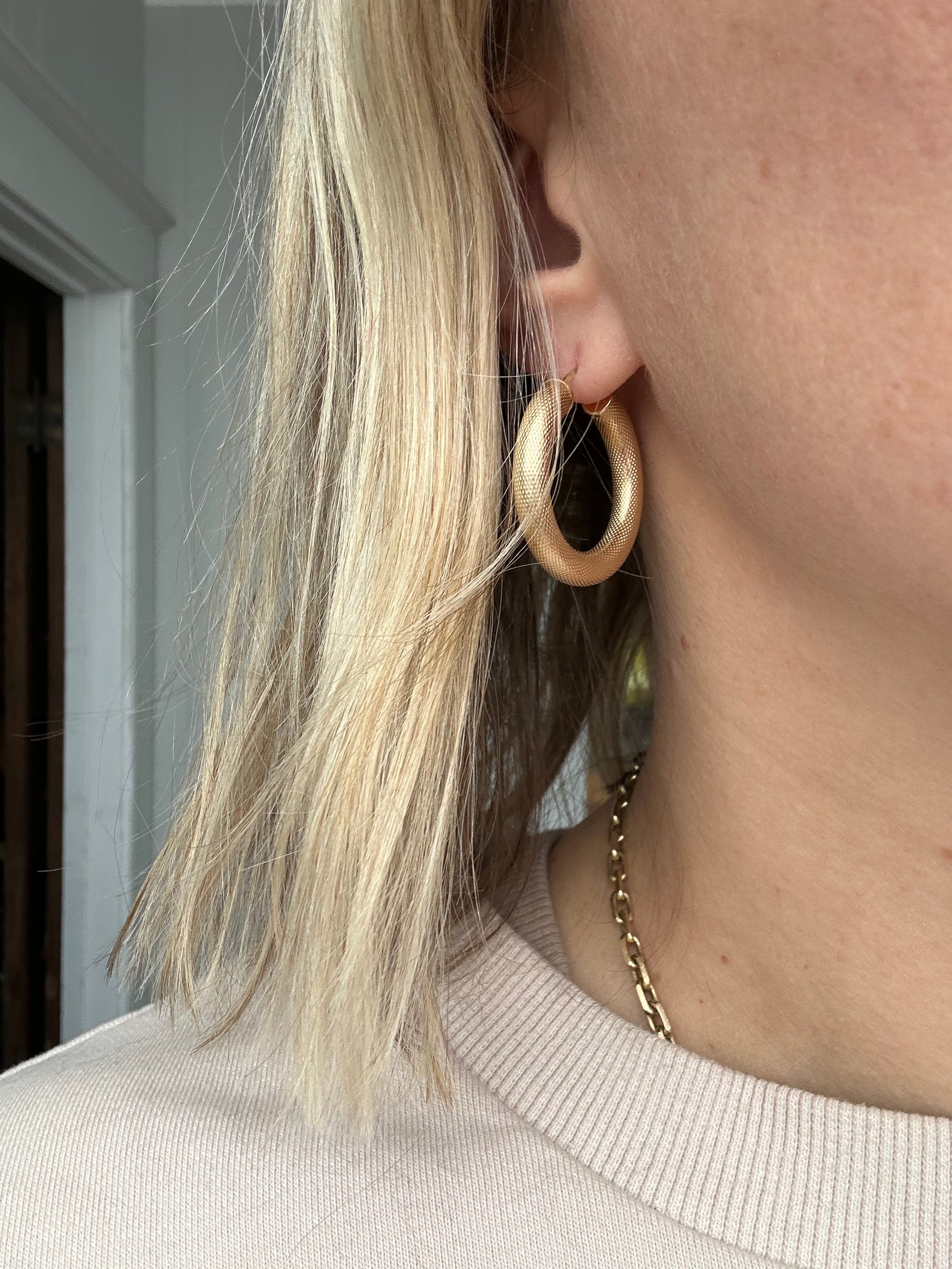 knurled texture tube hoops