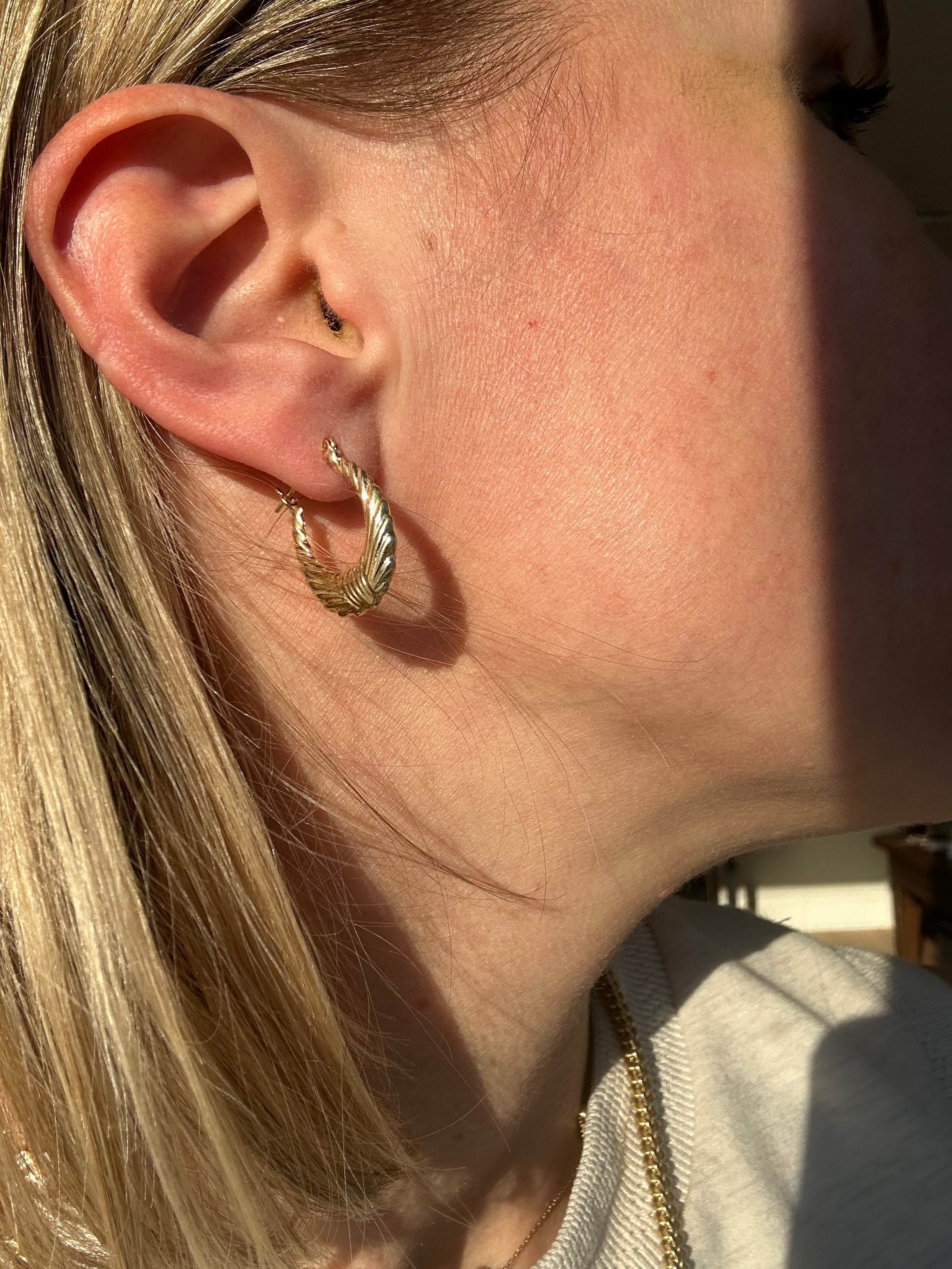 graduated ribbed hoops