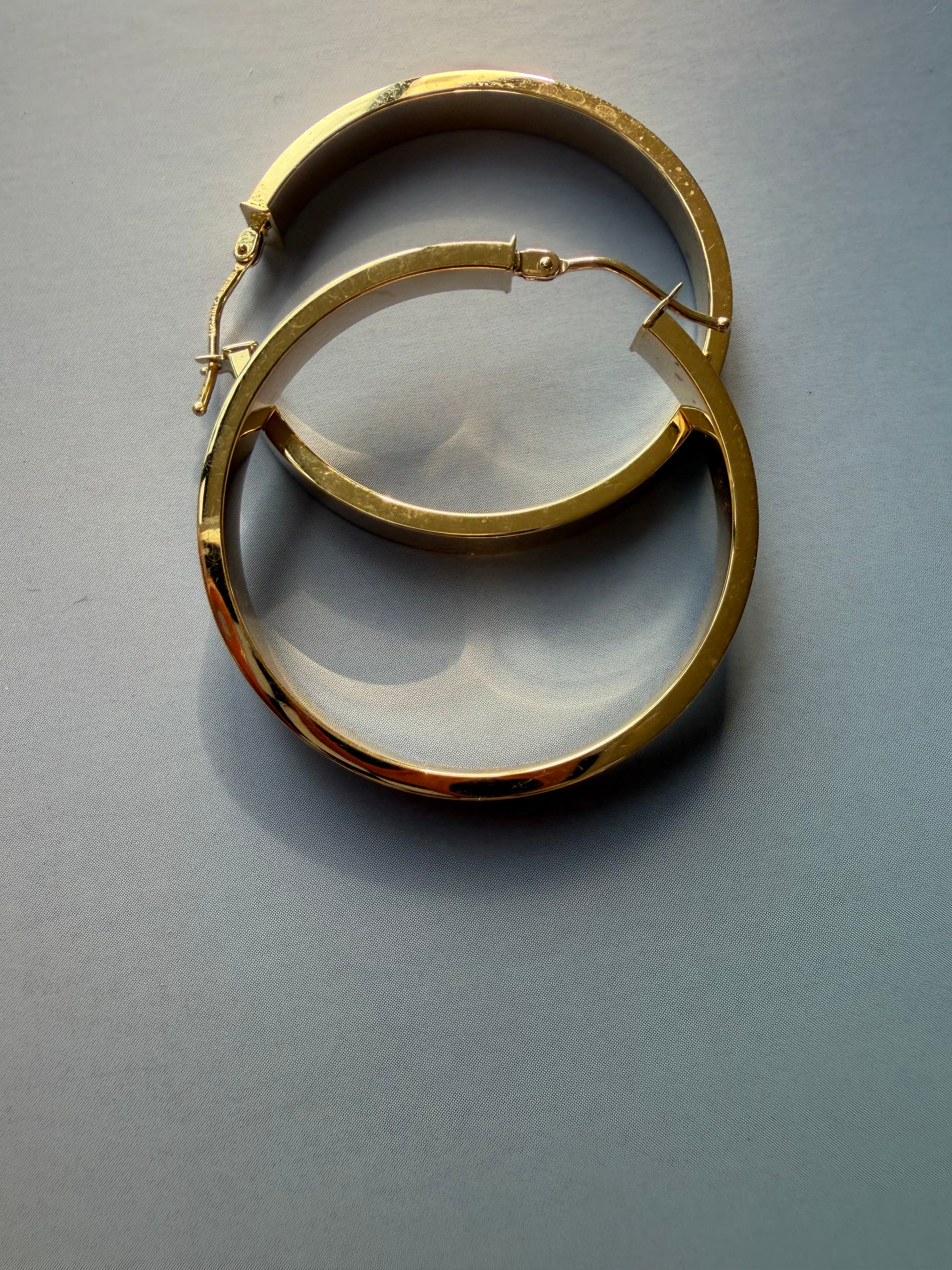 squared edge gold hoop 1 3/8" diameter