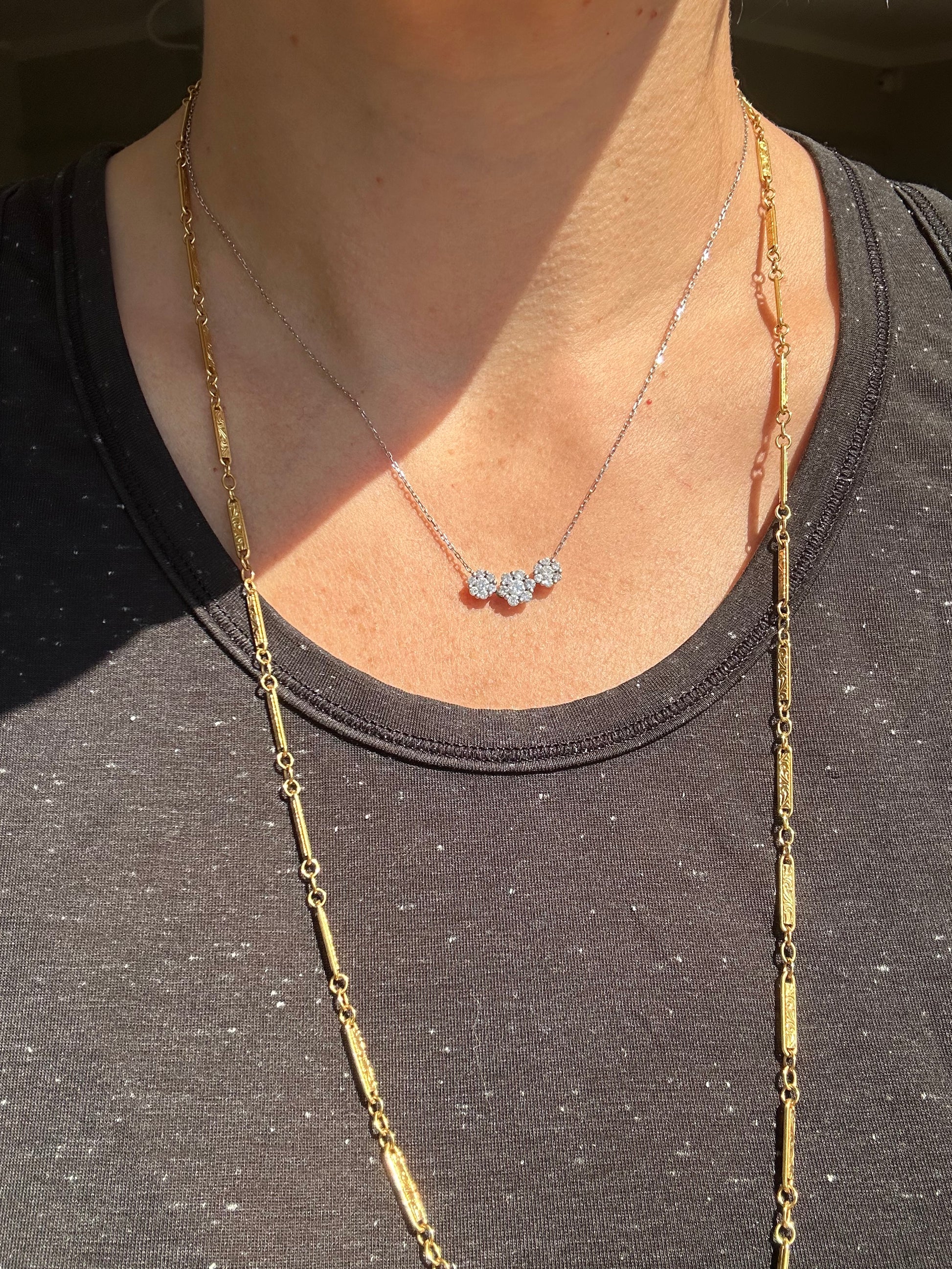 sparkly diamond 3 flower necklace