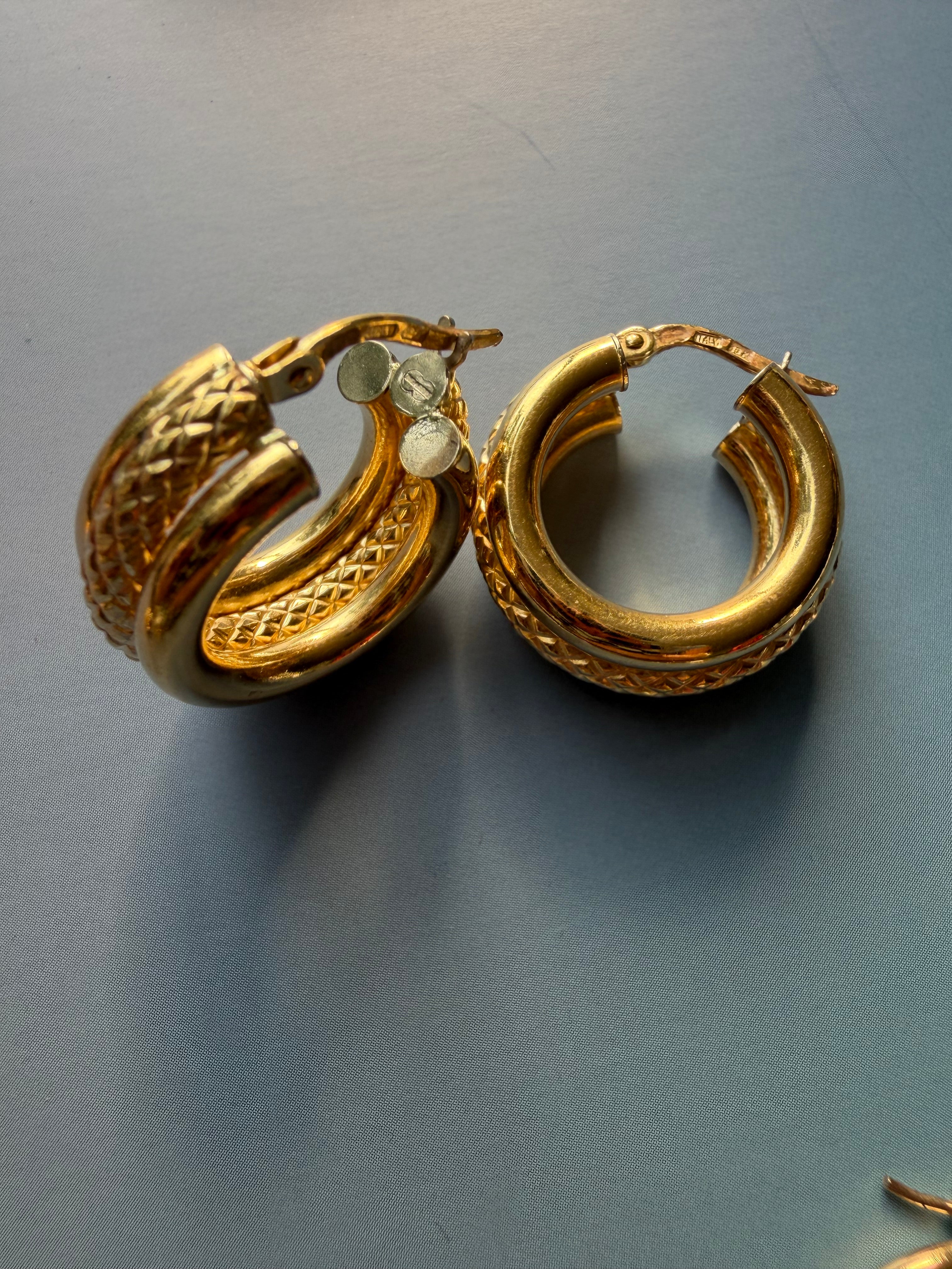 chubby 18k gold hoop with crosshatch pattern