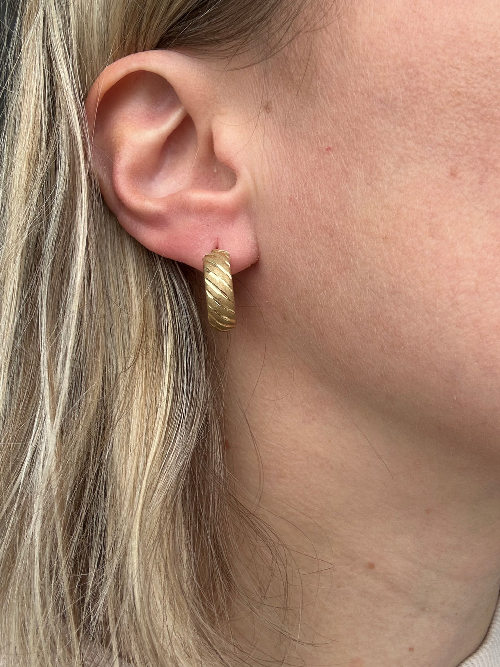 18k two finish hoop earring