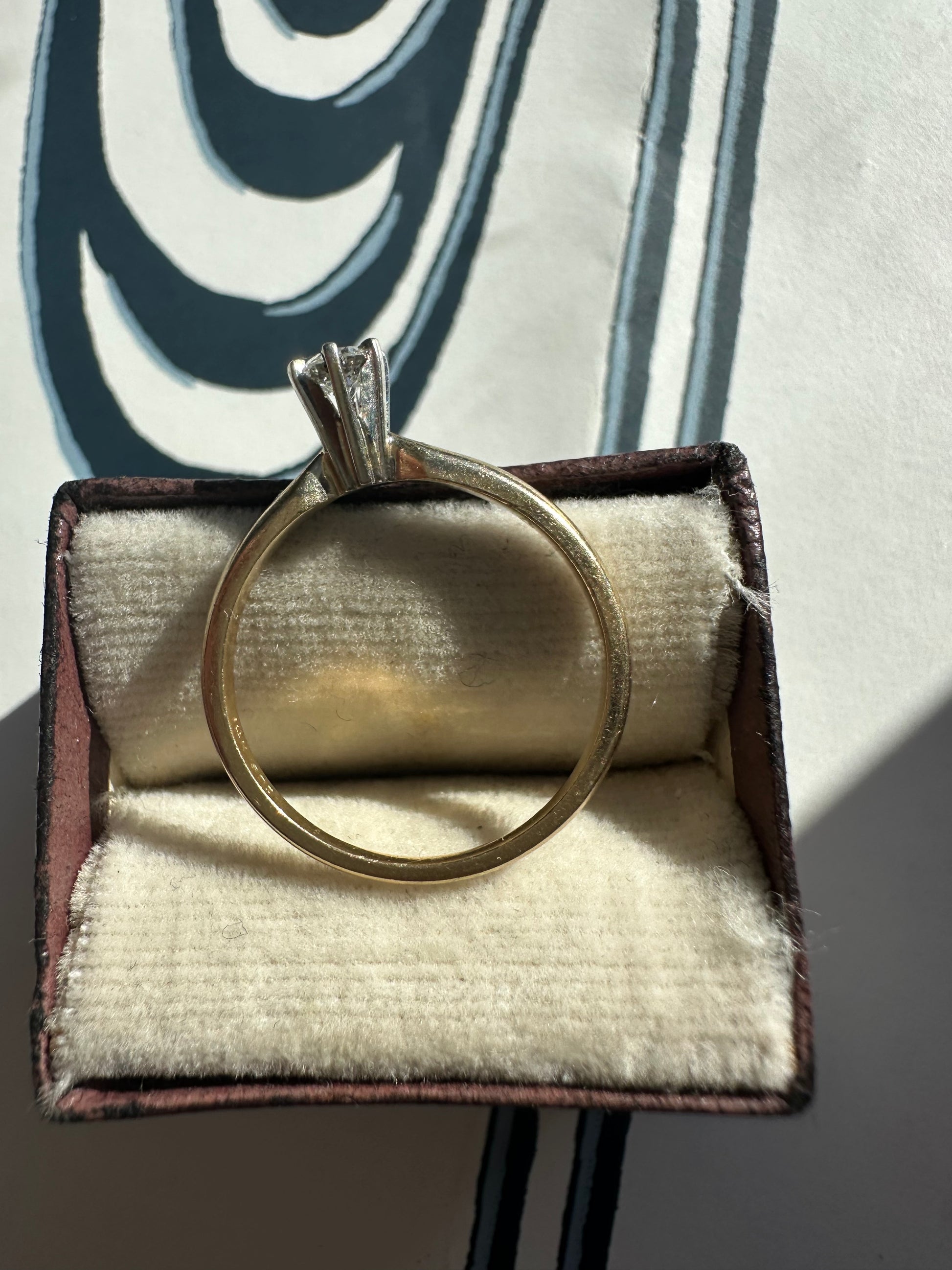 simple solitare diamond ring