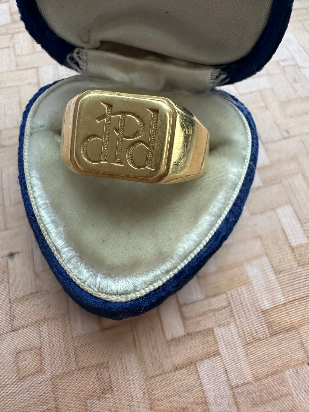 fabulous 18k gold vintage signet