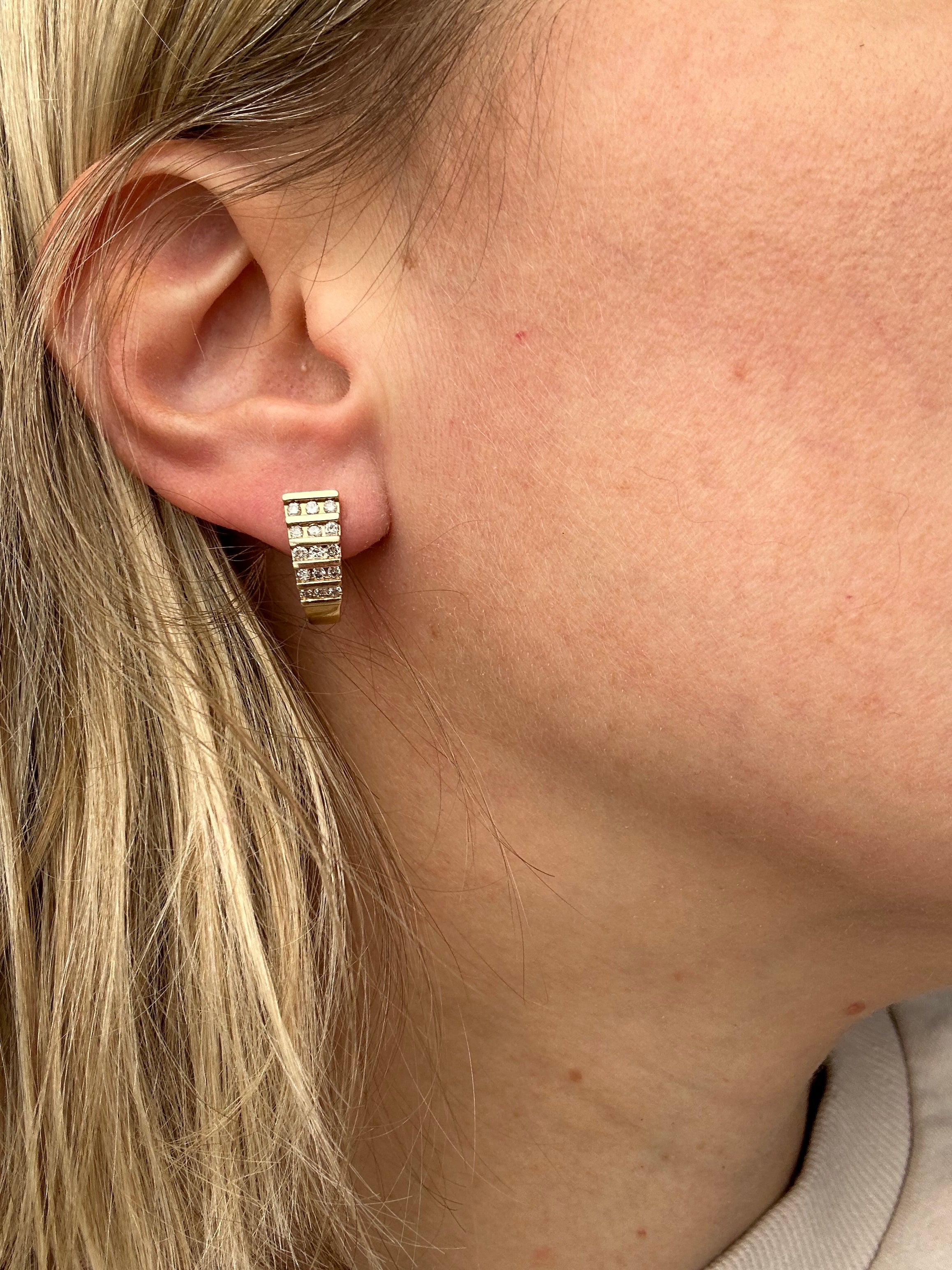 diamond J hoop with screw backs