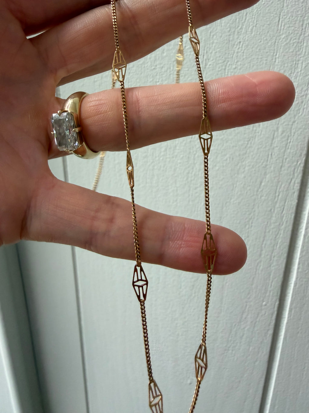 17 3/8" long filigree station chain