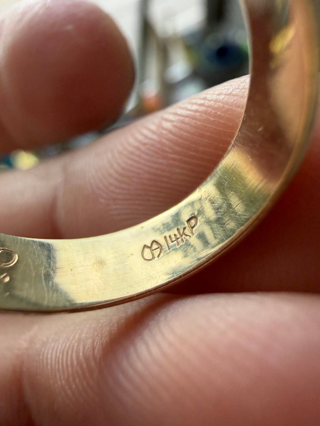 milgrain edge band with burst set diamond