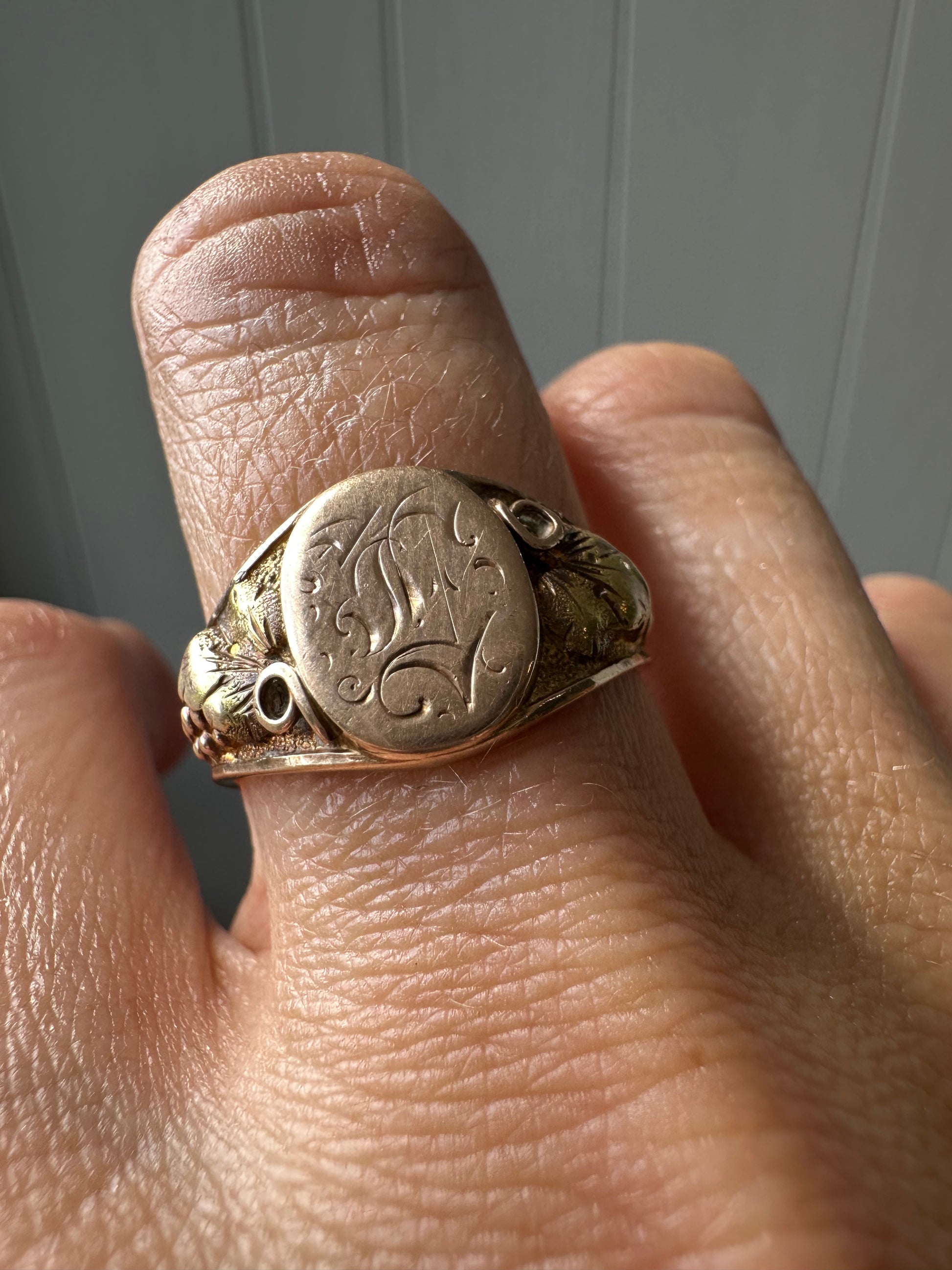 1911 antique rosey signet