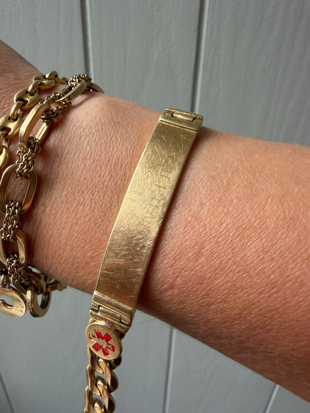 ID bracelet with curb chain