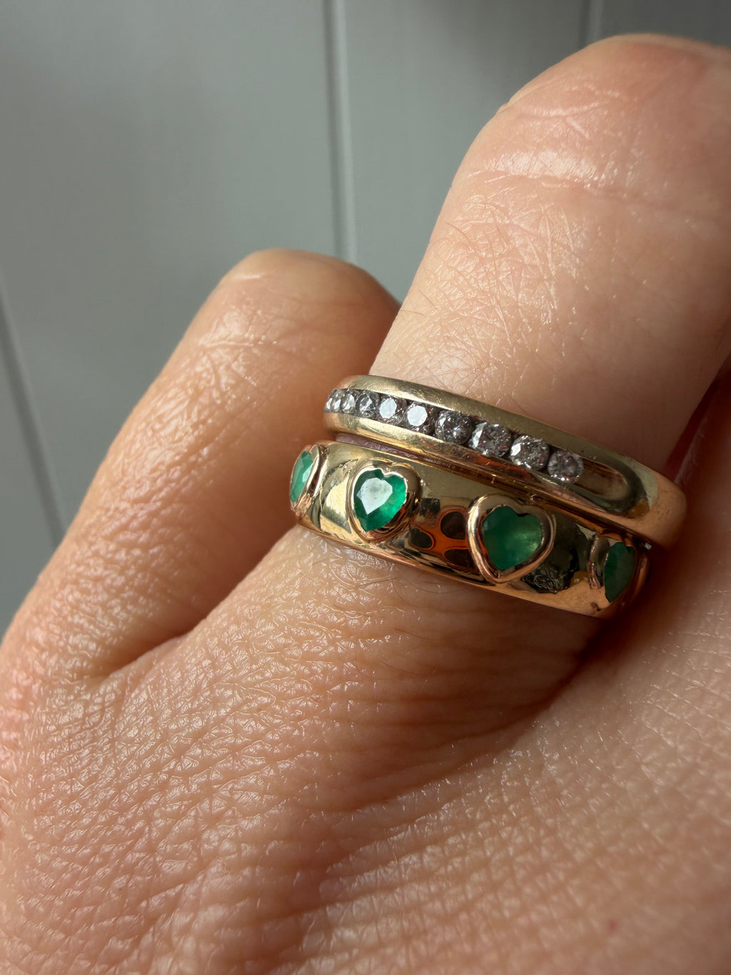 The Emerald Karat THE VERDE LOVE natural emerald heart eternity band