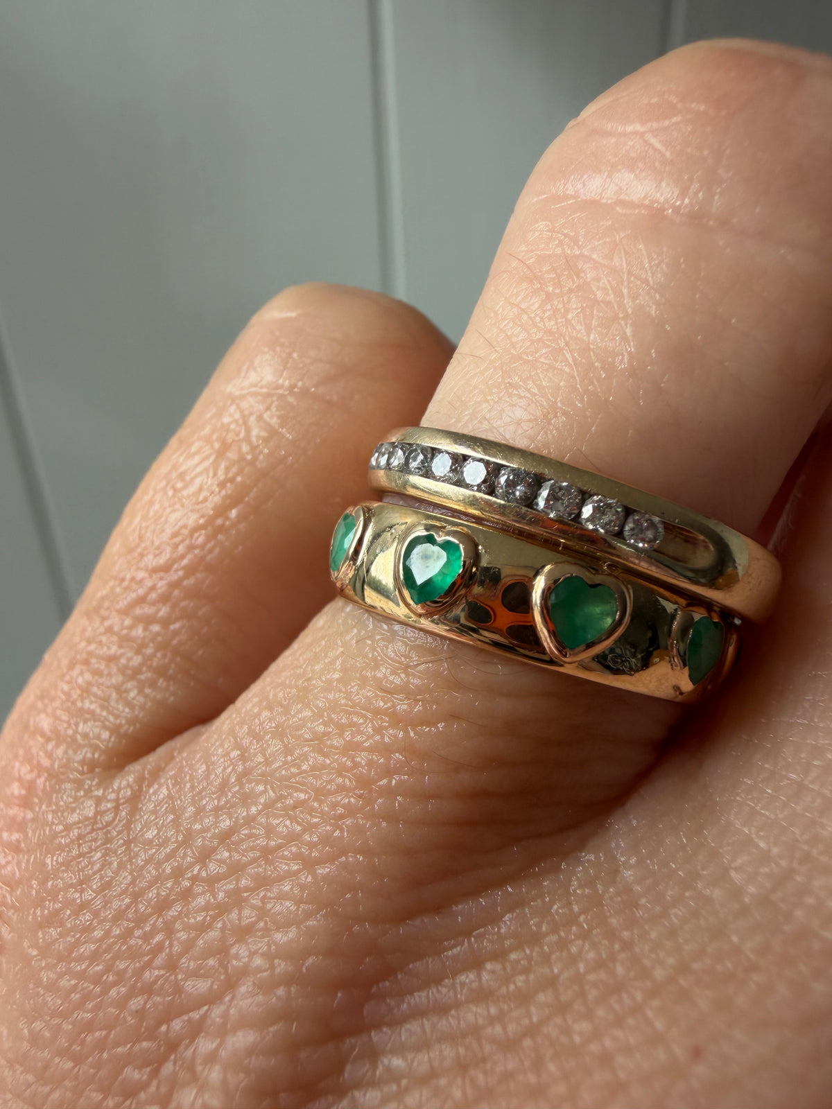 The Emerald Karat THE VERDE LOVE natural emerald heart eternity band
