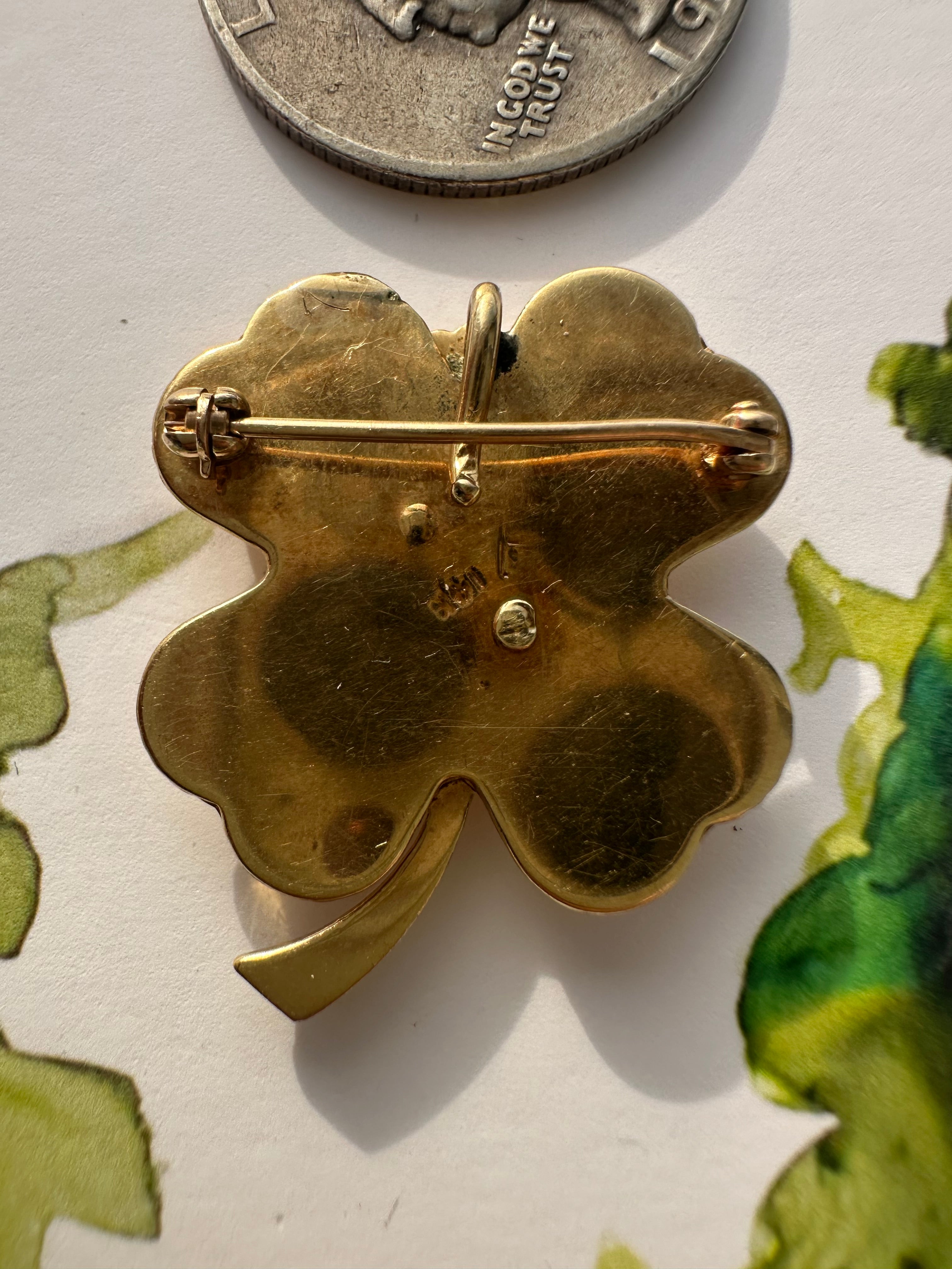 vintage 4 leaf clover with diamond center