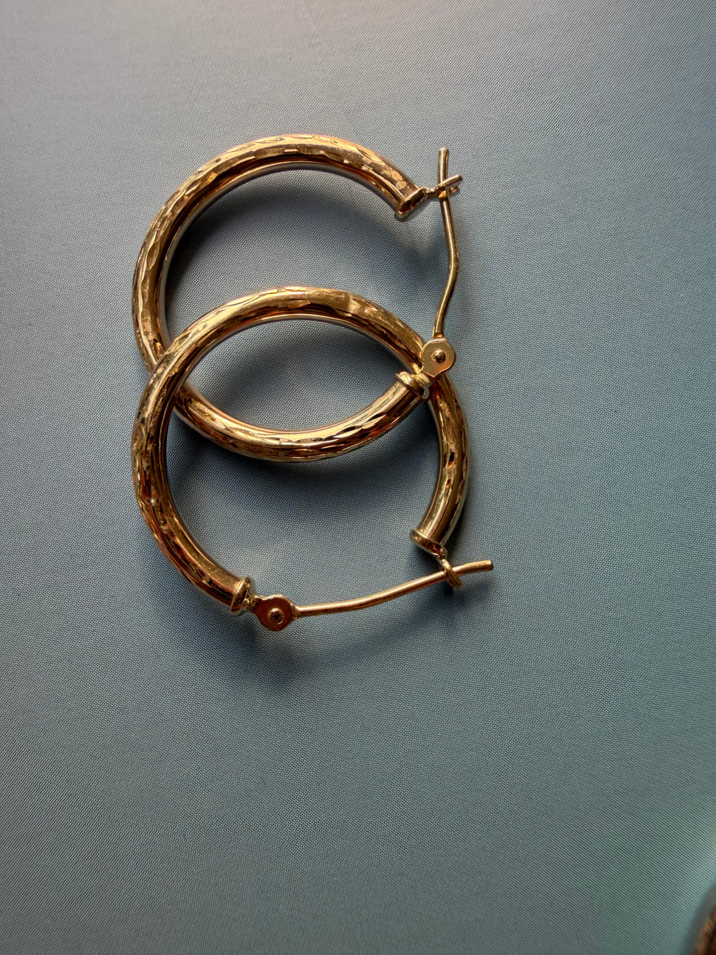 diamond cut etched 10k gold hoops
