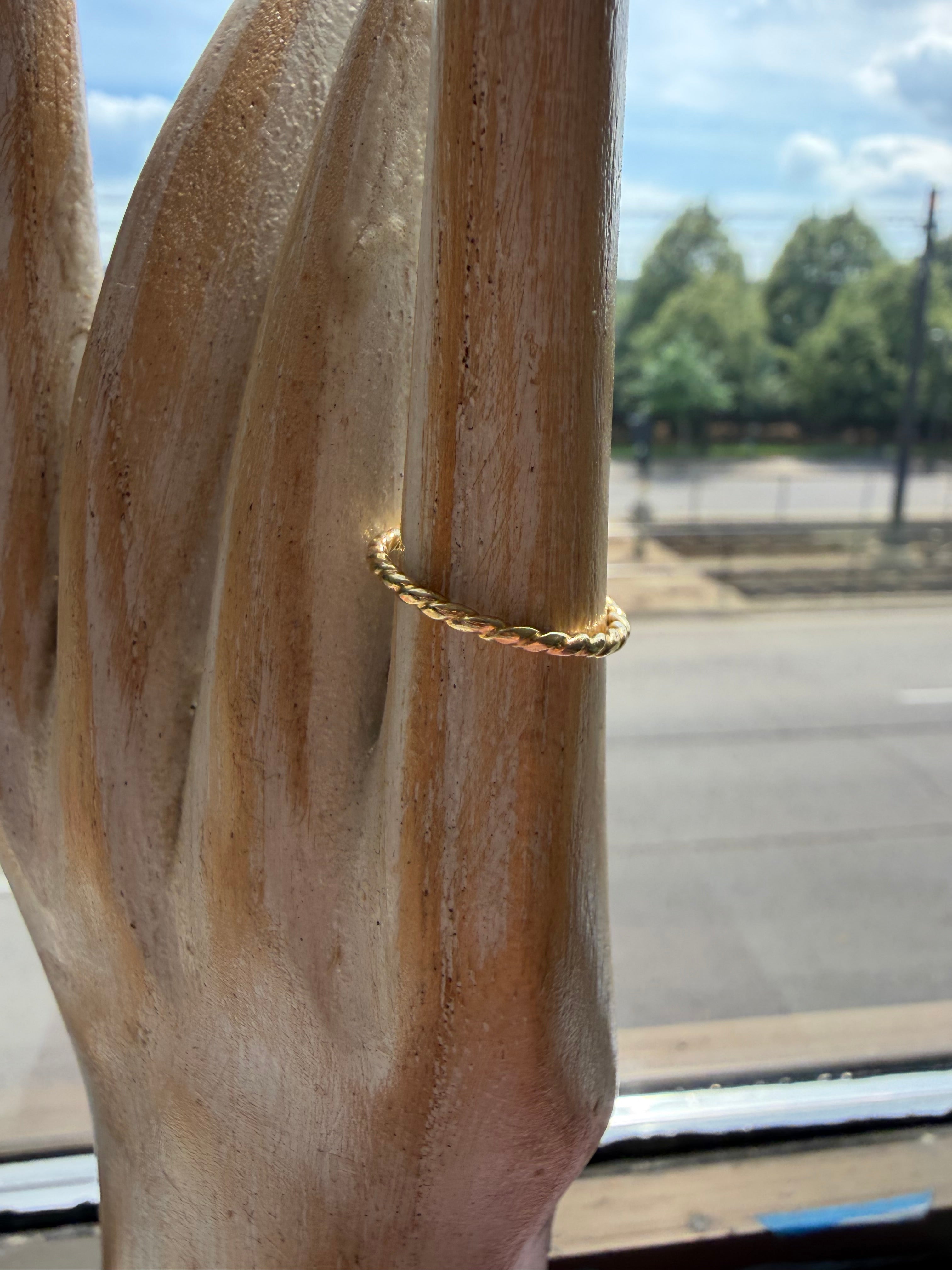 twist ring