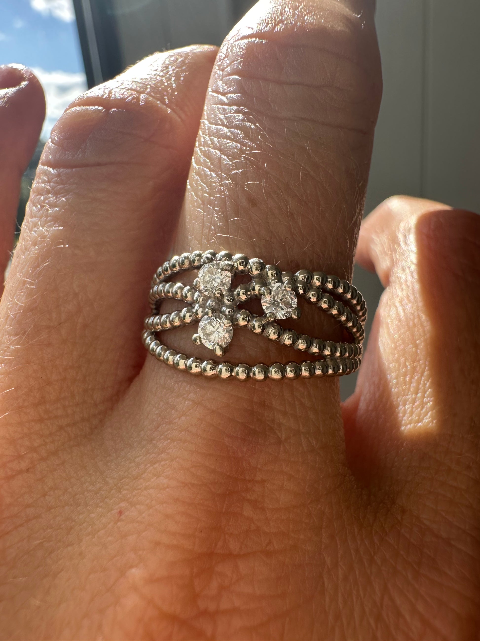 Bubble band with diamonds