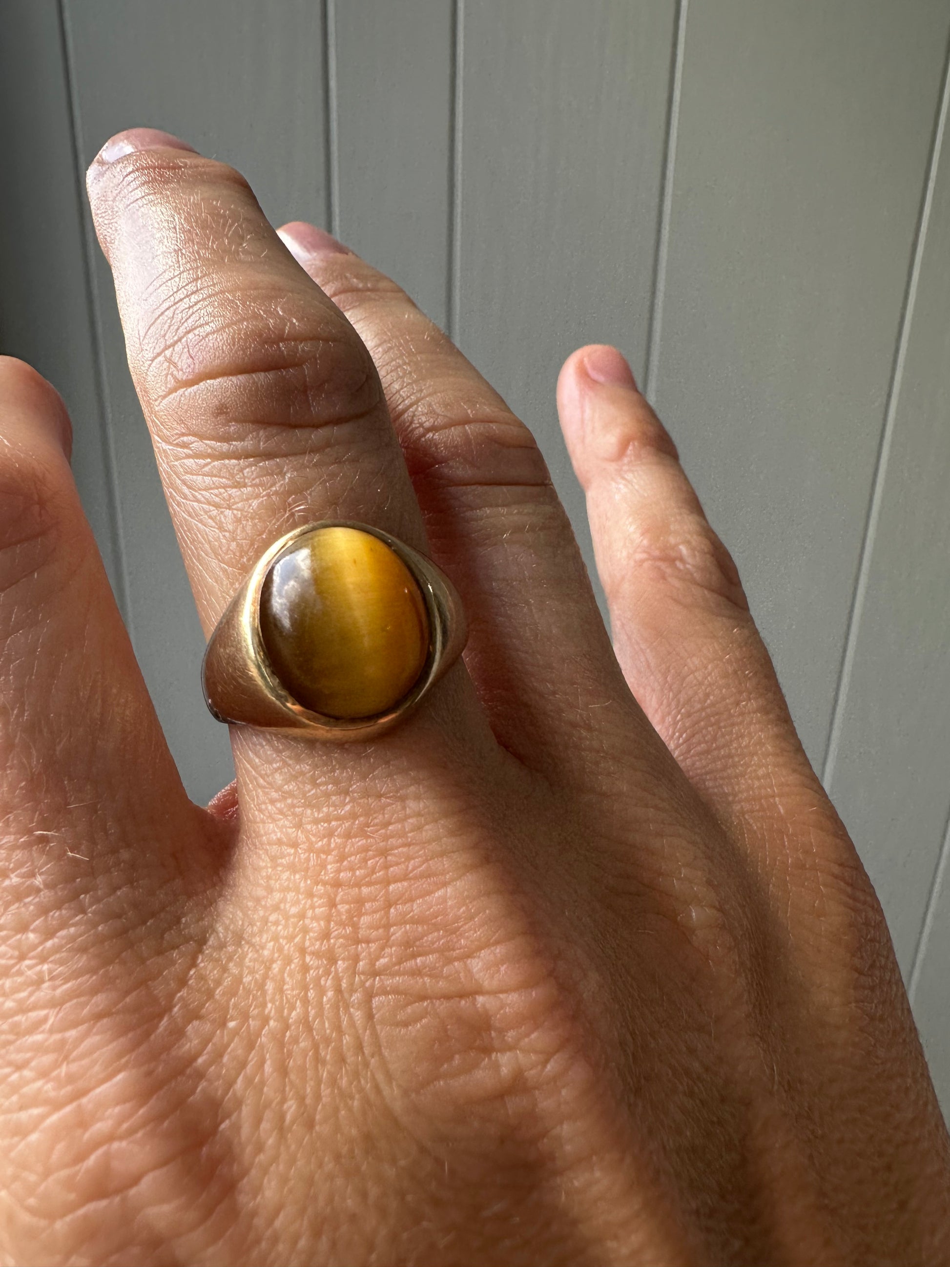 tigers eye cabochon