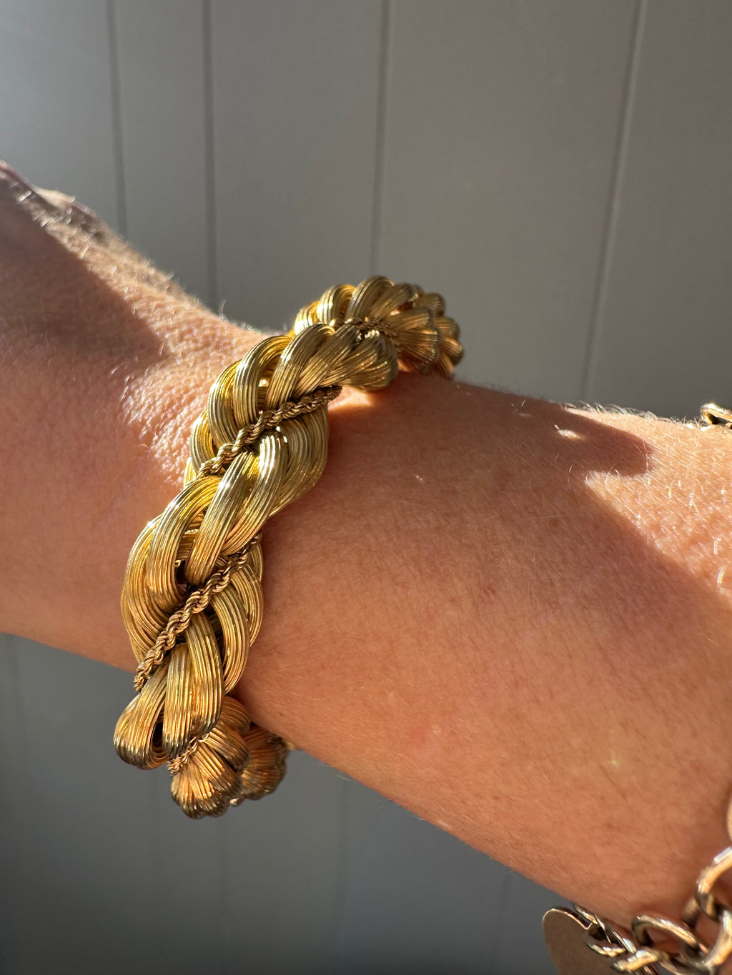 incredible 18k chunky rope bracelet
