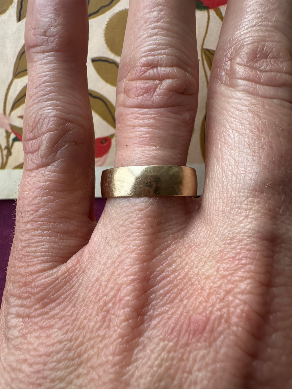 10k gold band 10.75 // 6mm