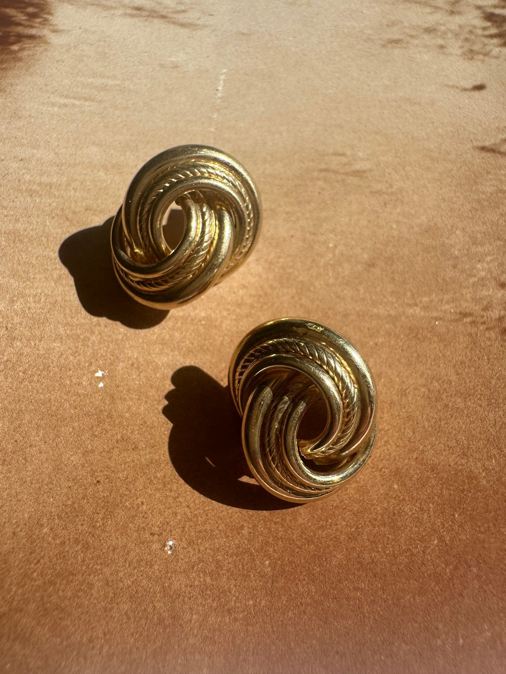 chunky knot post earring