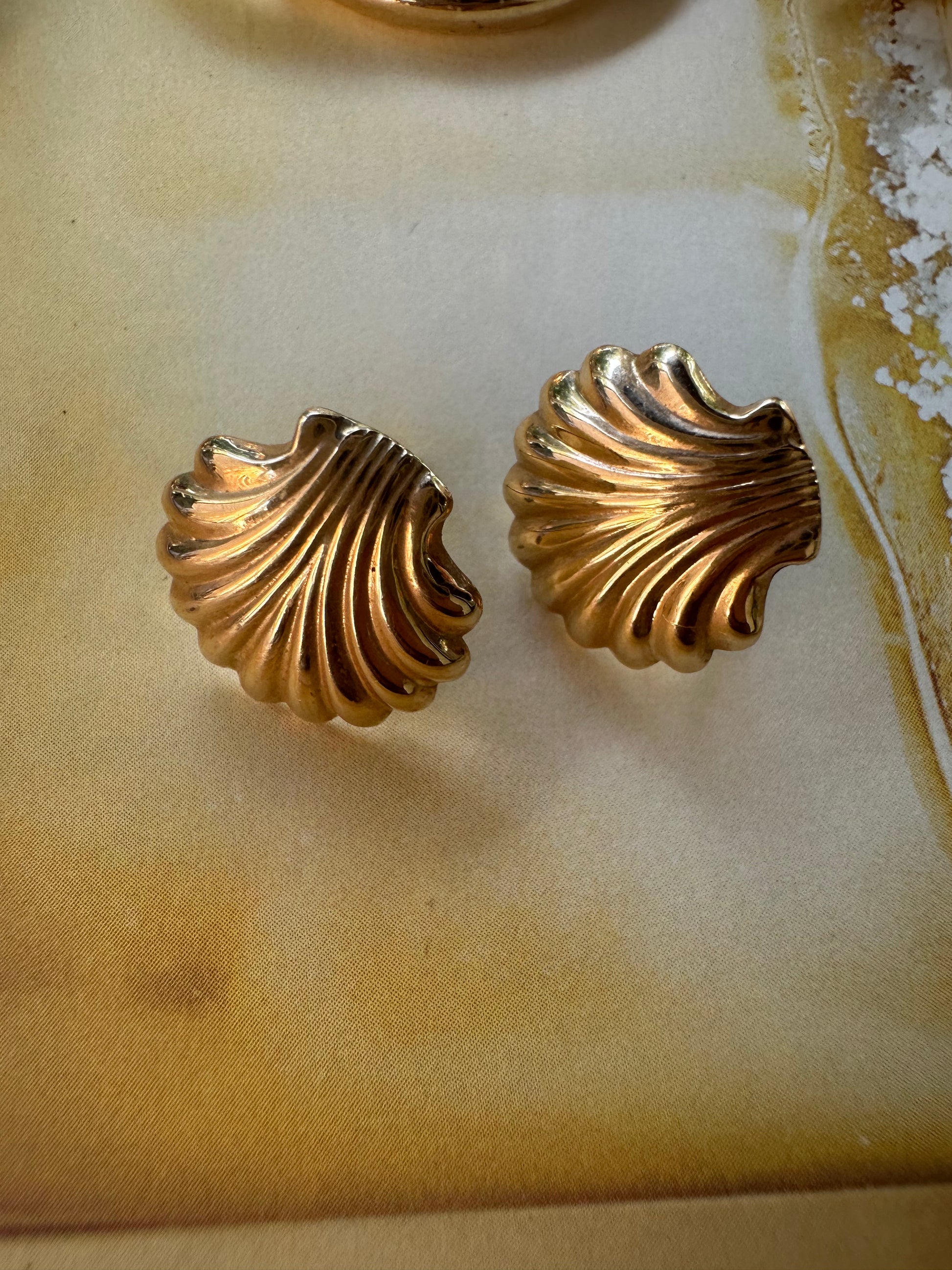 shell posts