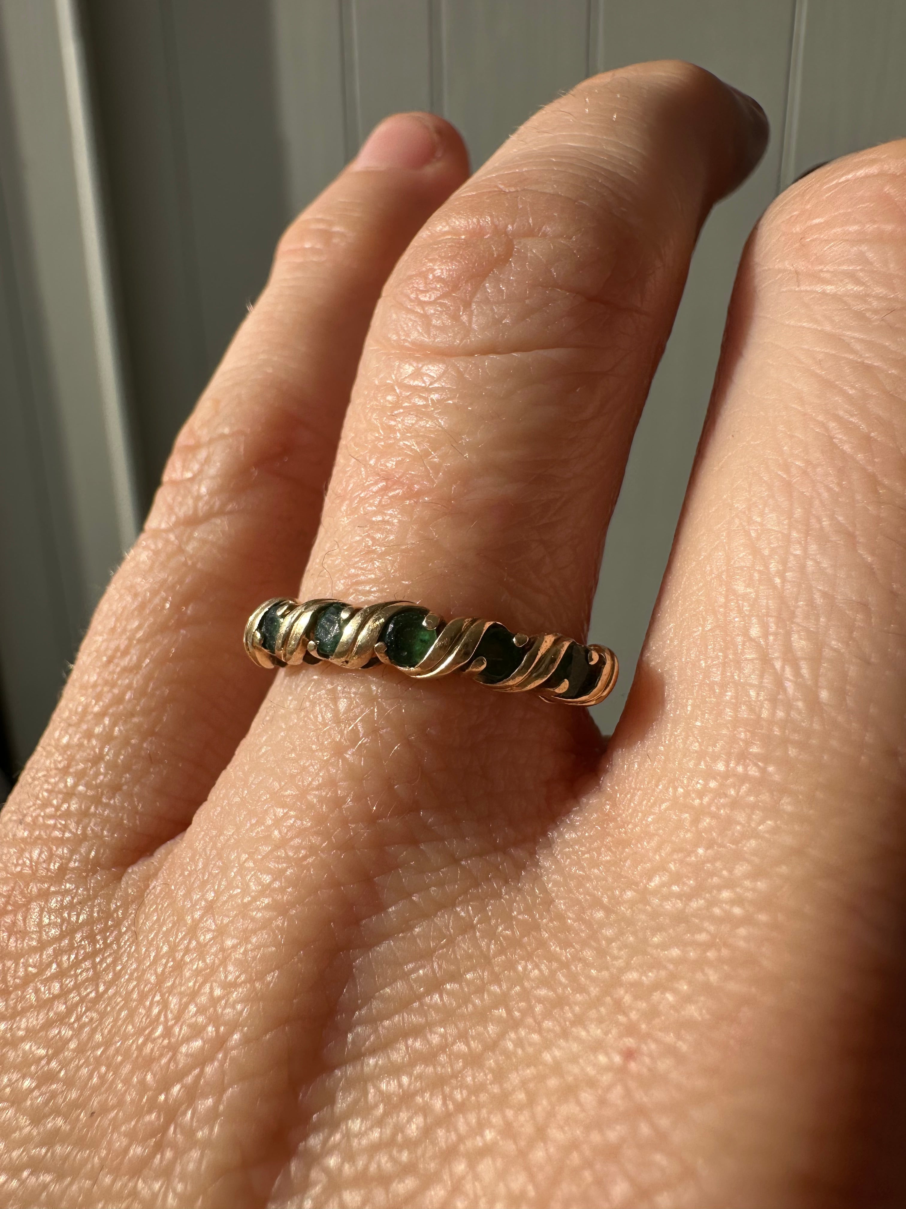 emerald and gold wave band