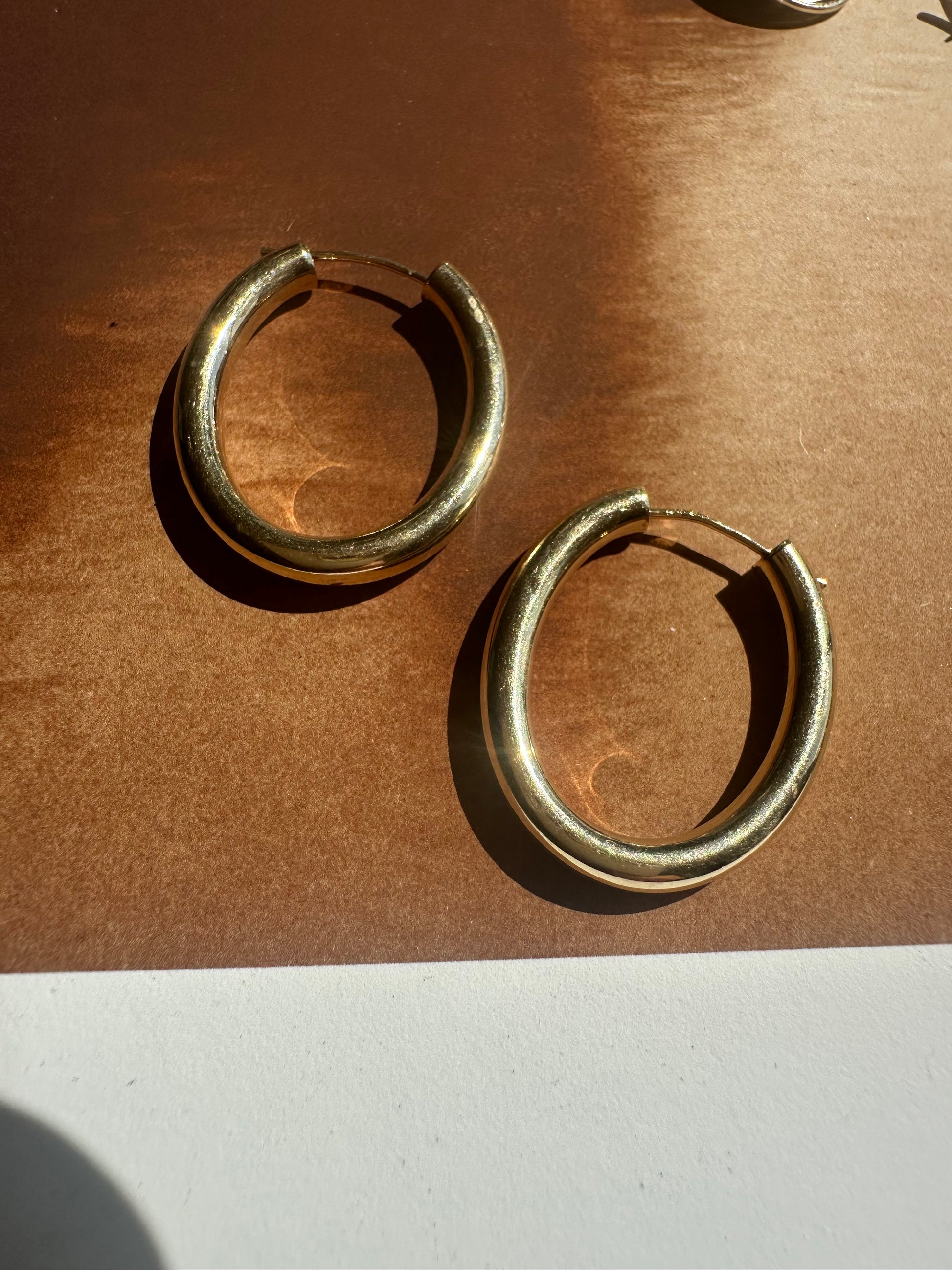 chubby oval hoops