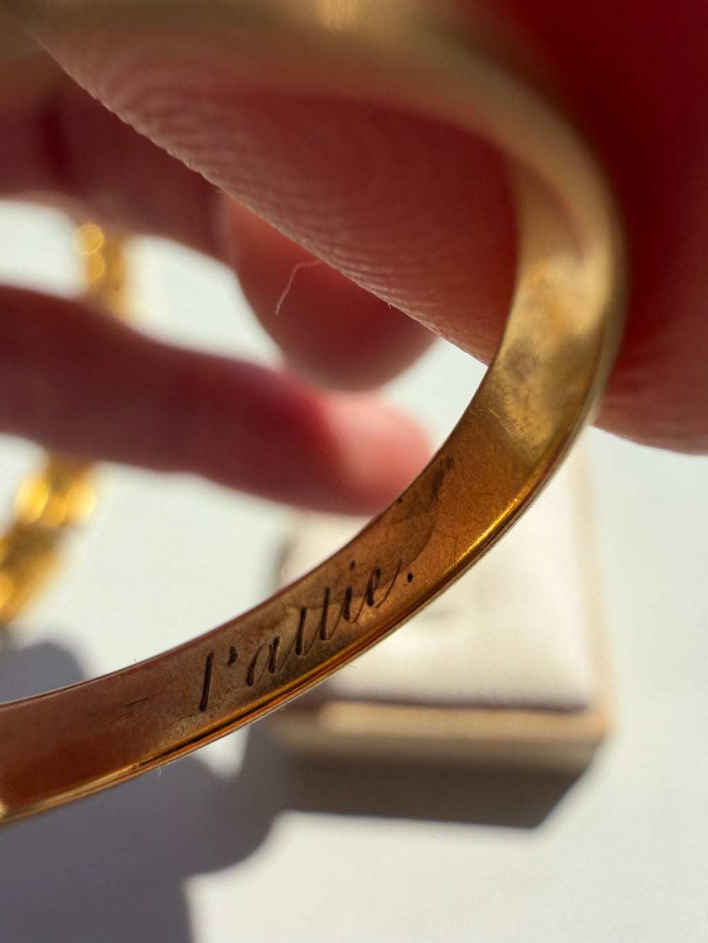 18k gold band engraved PATTIE
