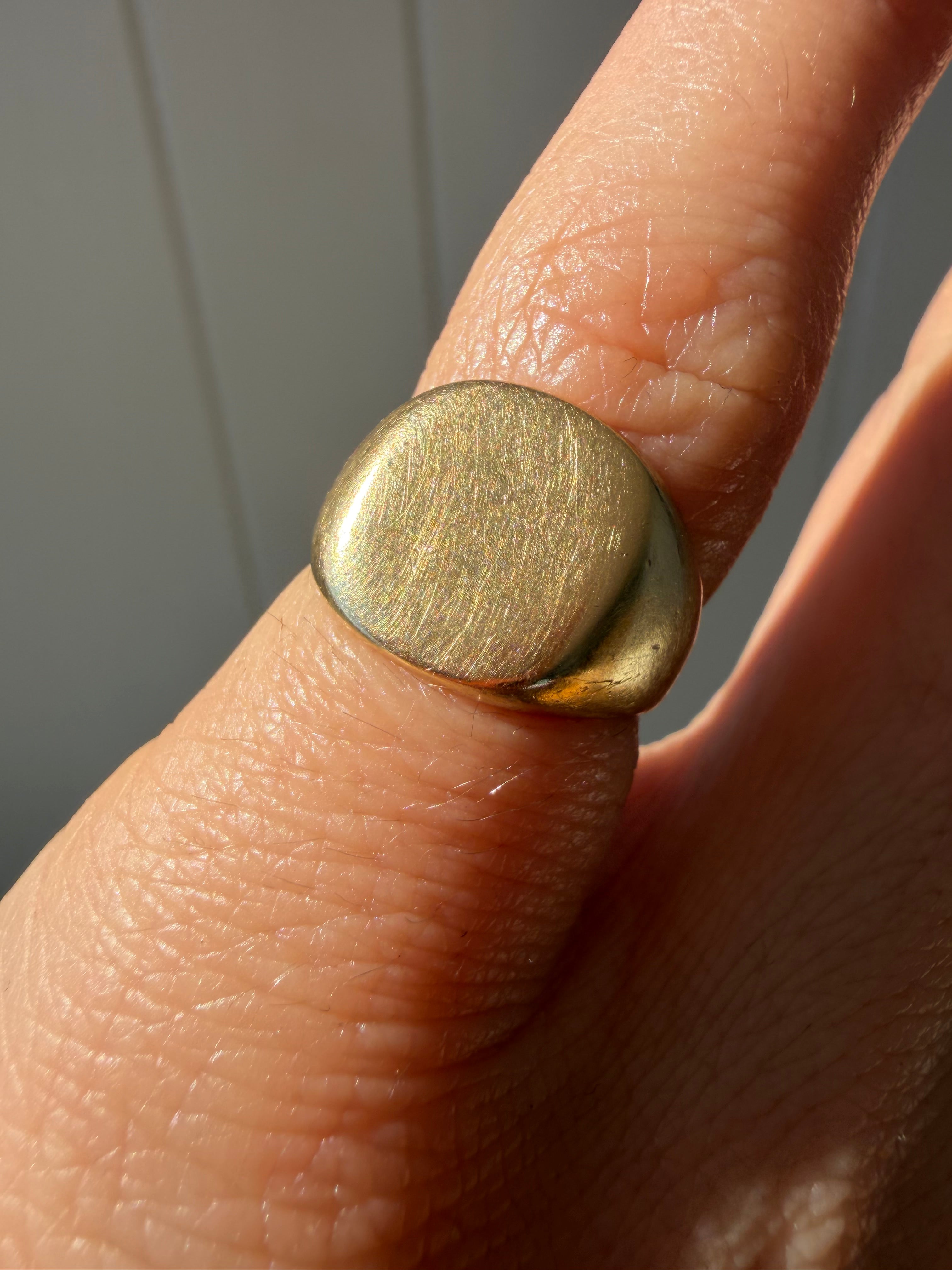 round blank slate signet