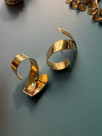 signed curly ribbon post earring