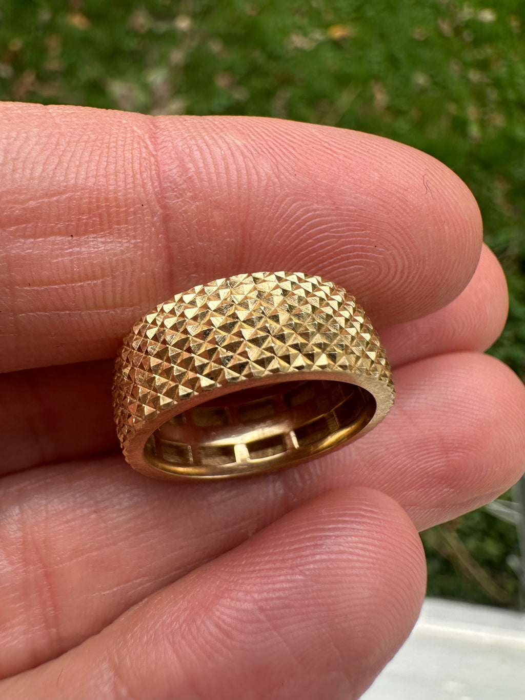 18k spike band