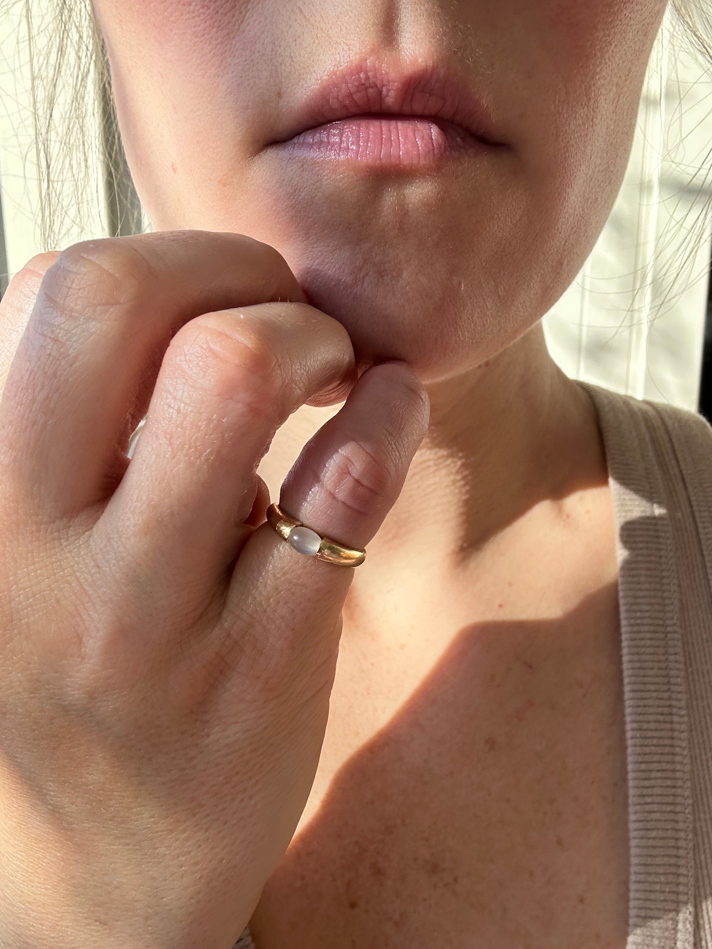 18k gold moonstone ring