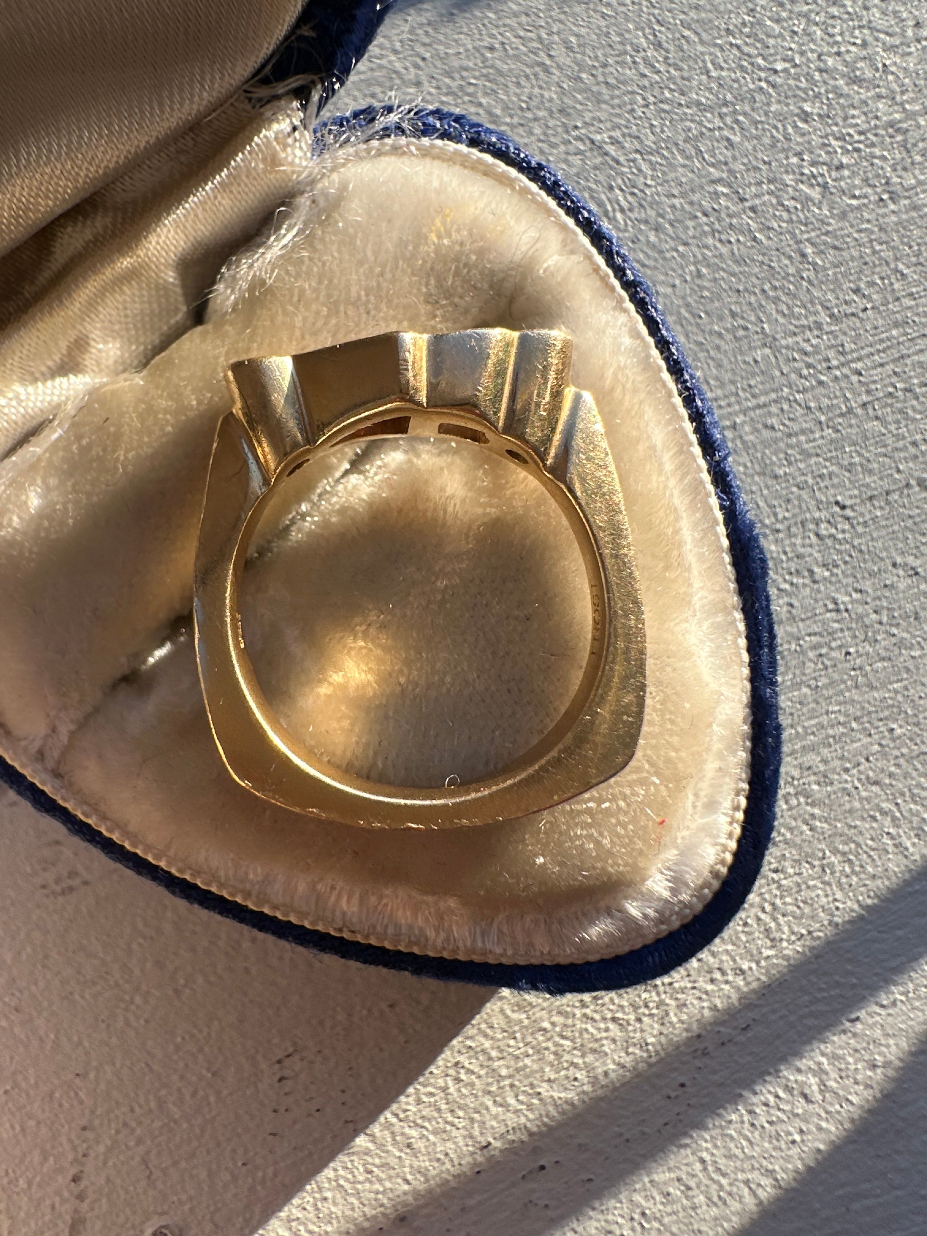gemstone arrow squared band