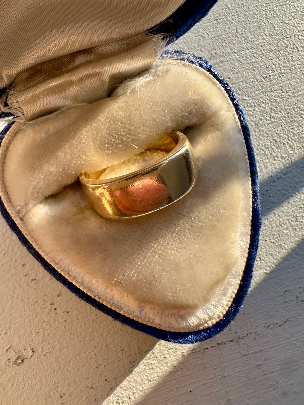 east west rectangular signet