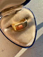 east west rectangular signet