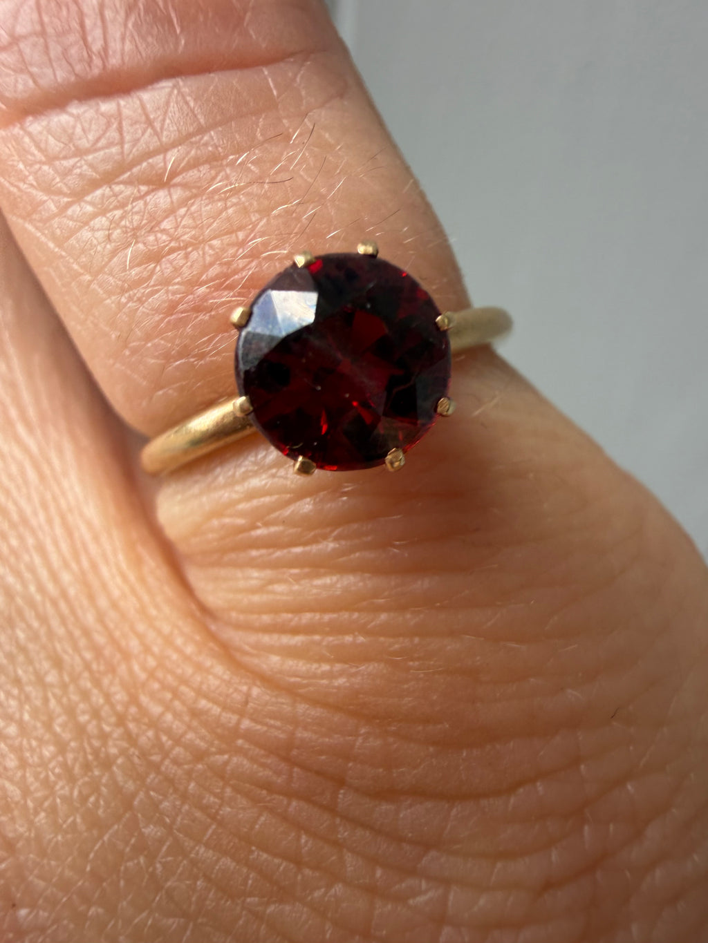 vintage JR Woods&Sons solitaire round cut garnet