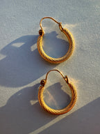 Knurled texture hoops
