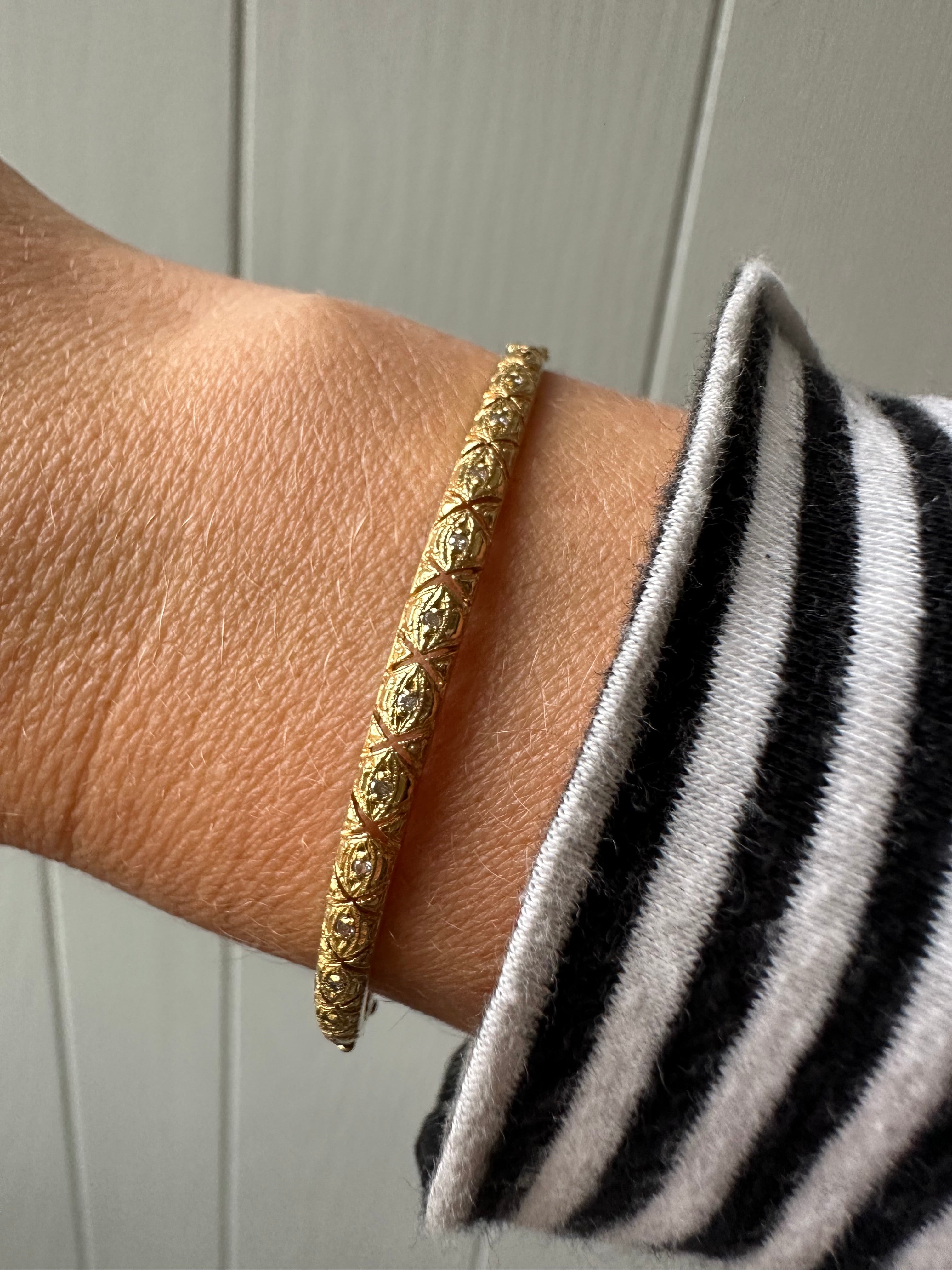 18k diamond bangle