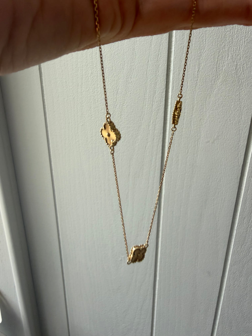 18k gold clover link station chain 16.875-17.875