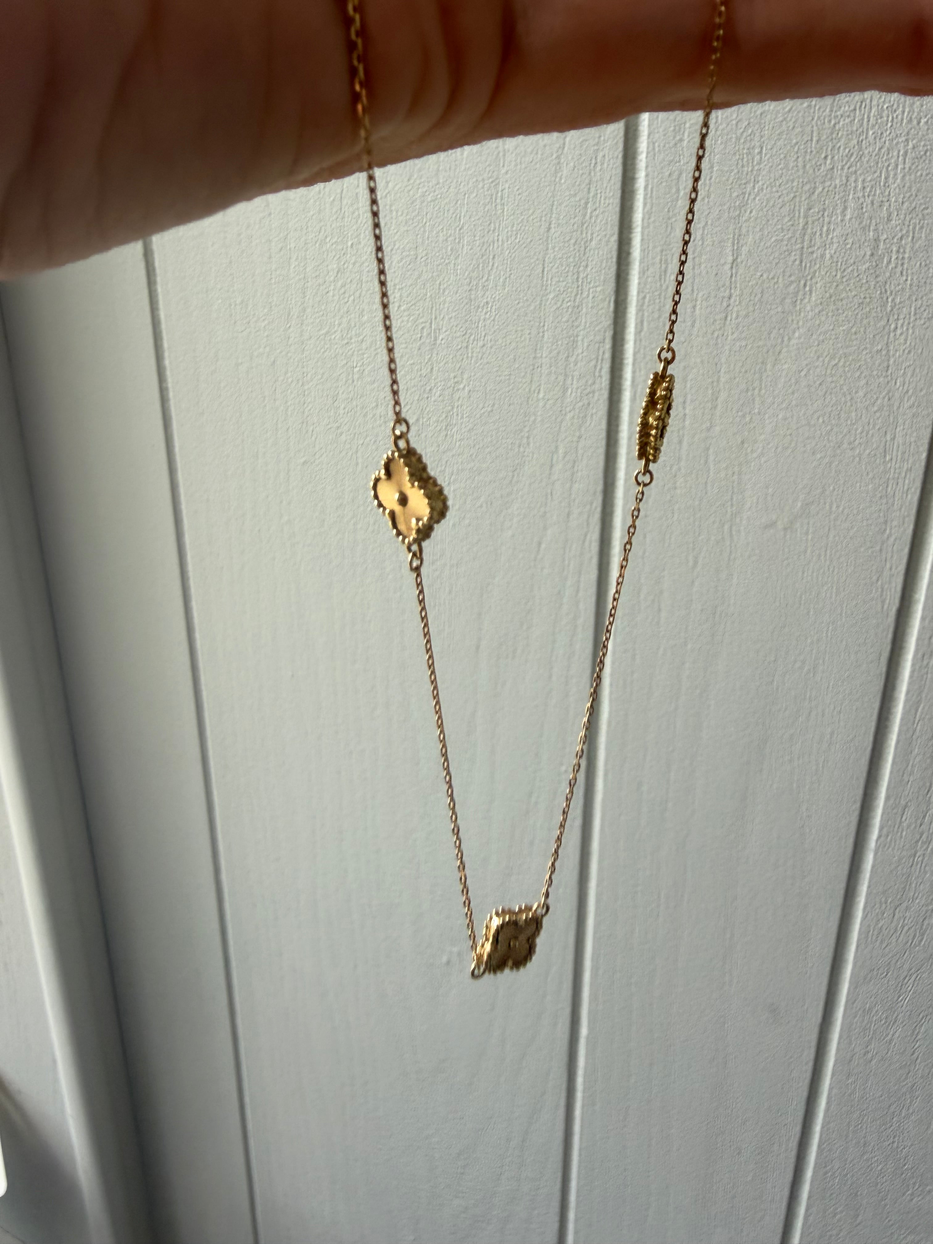 18k gold clover link station chain 16.875-17.875