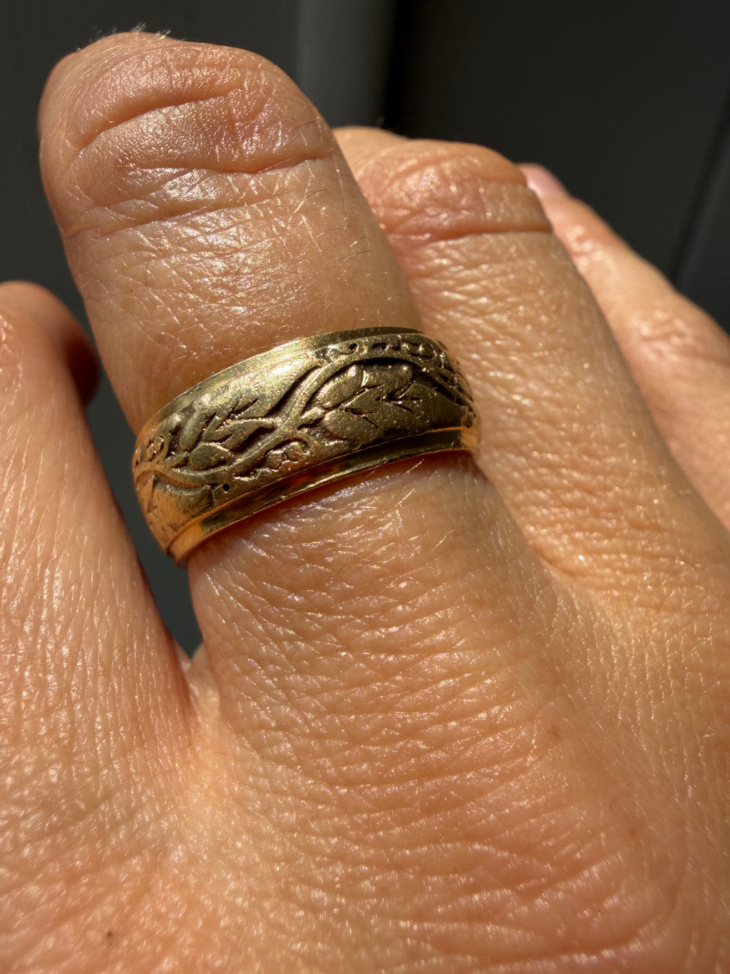 hand engraved floral cigar band